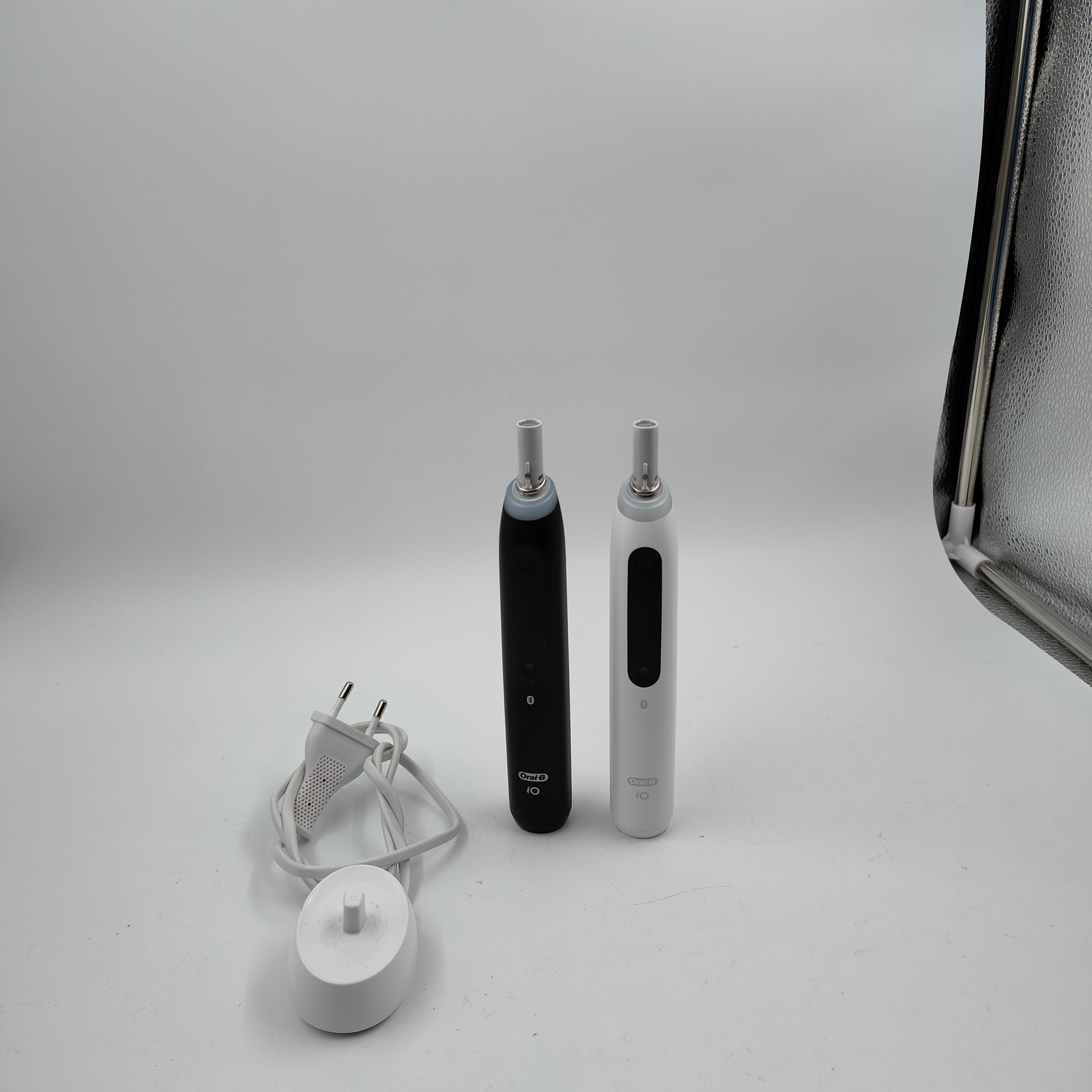 Oral-B iO 5 Black & White