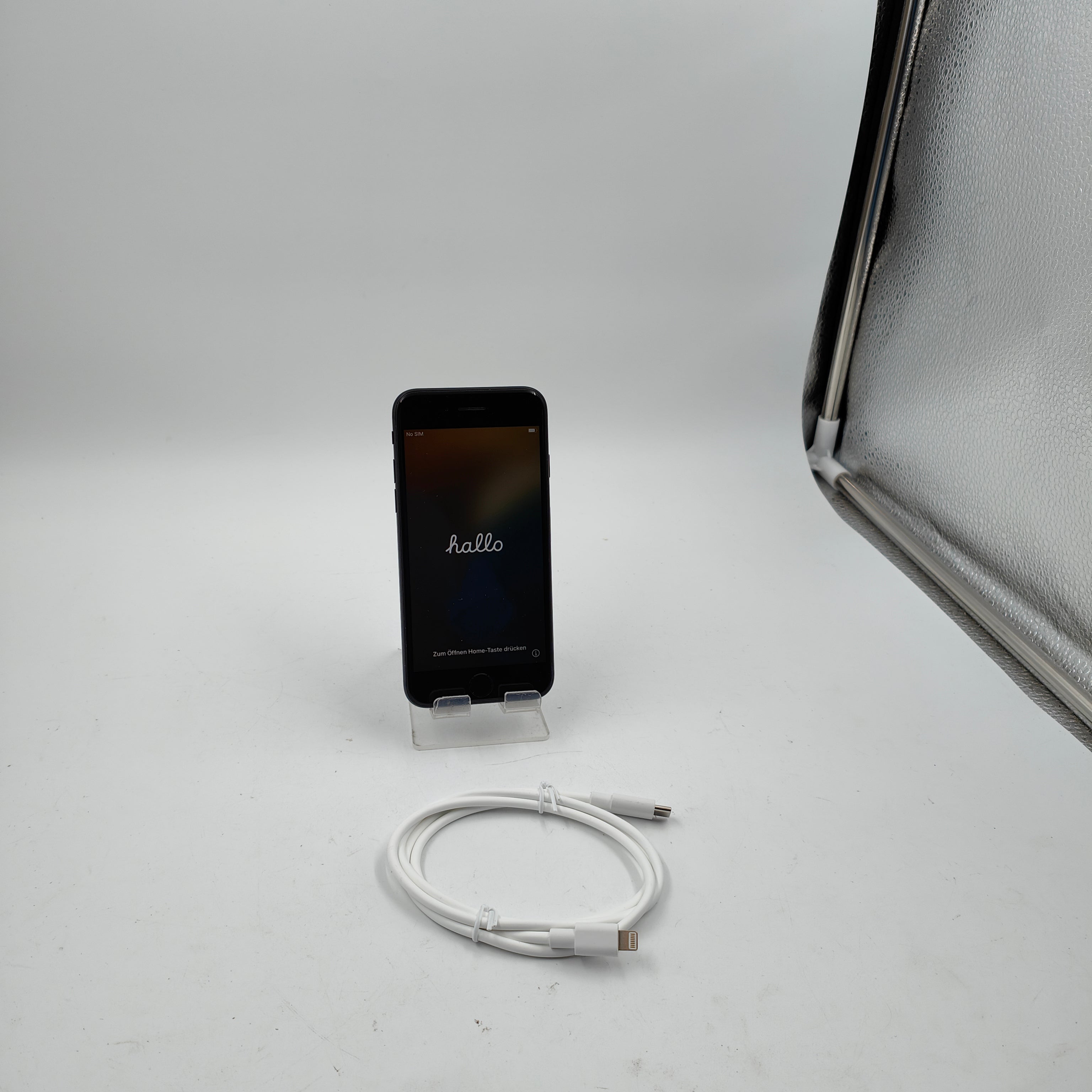 Generalüberholtes iPhone SE (3. Generation) Midnight 64GB