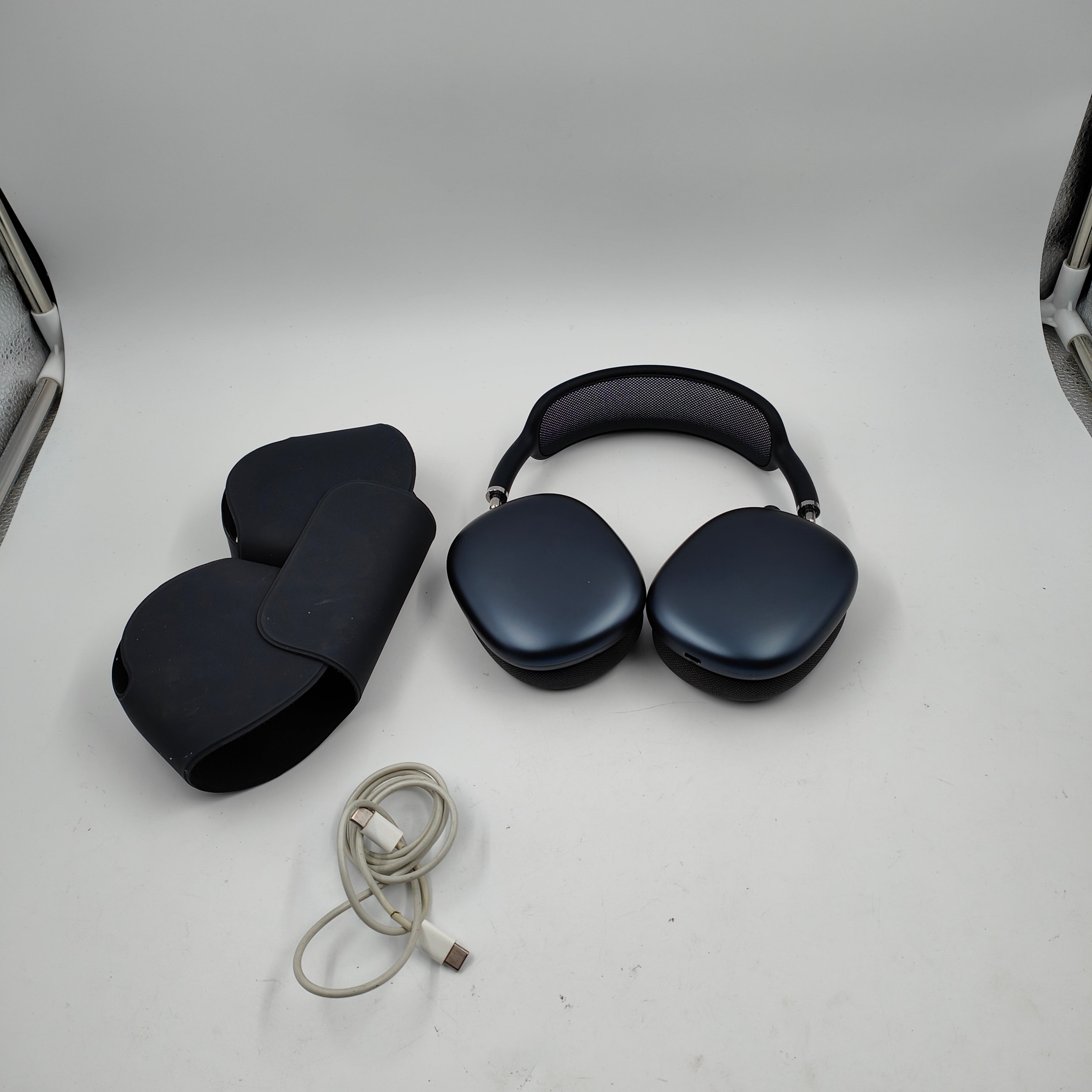 Apple AirPods Max Schwarz