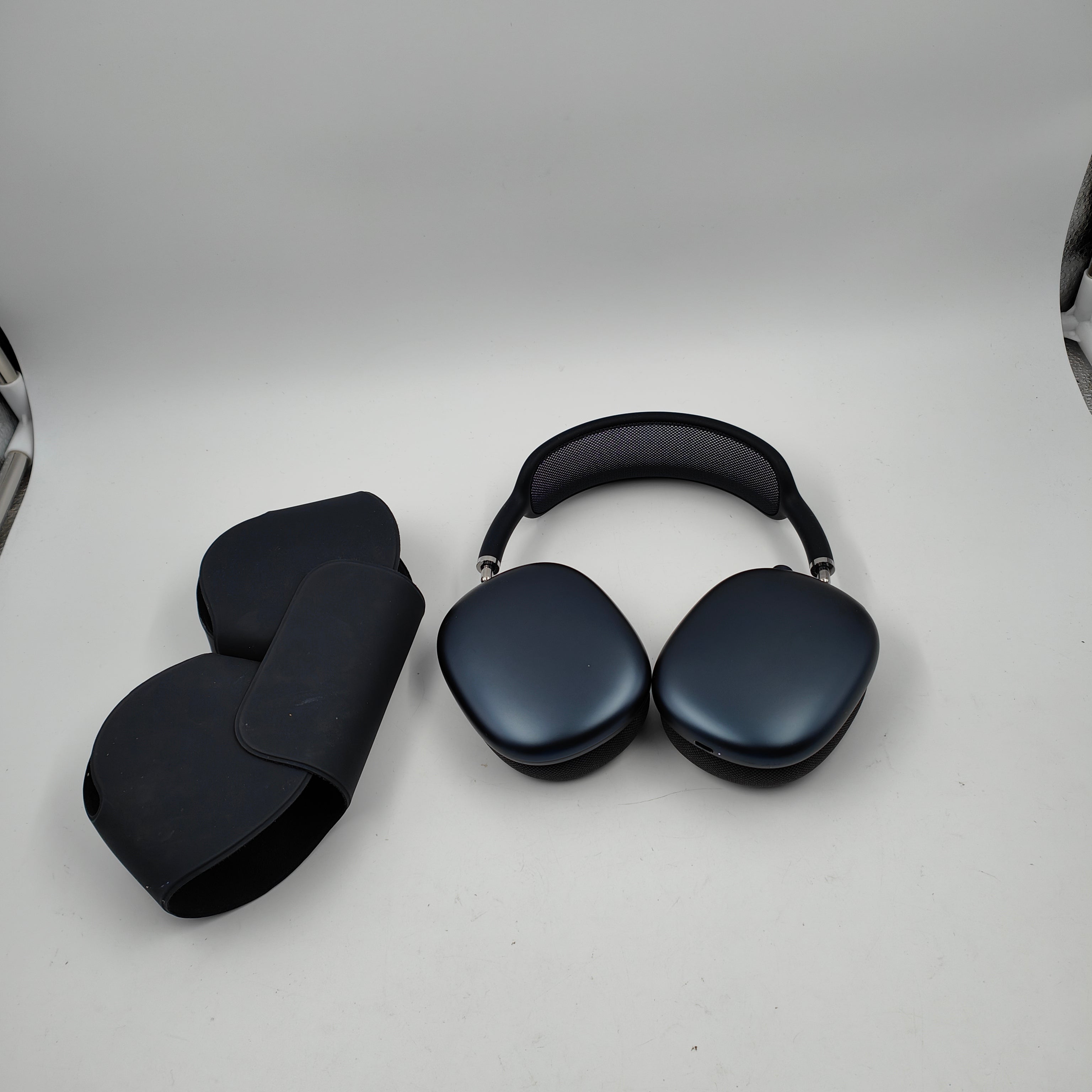 Apple AirPods Max Schwarz