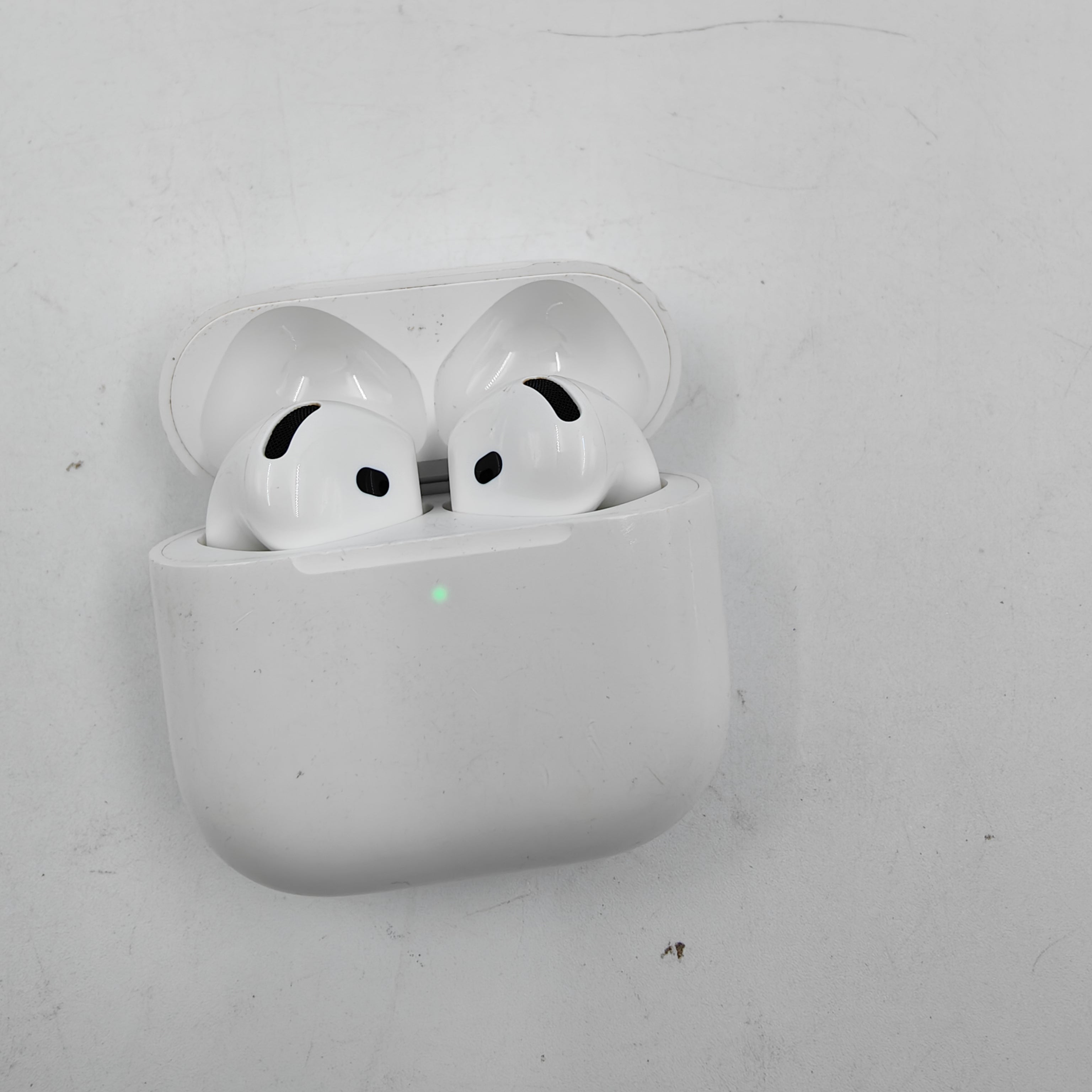 Apple AirPods 4 Active Noise Cancellation