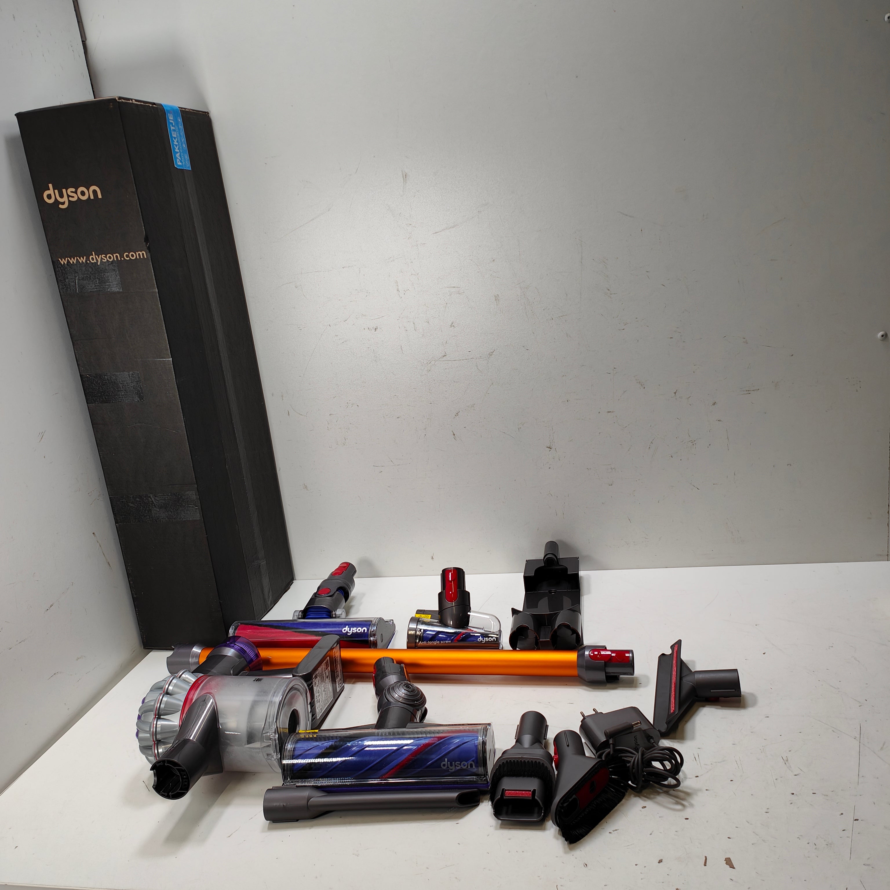 Dyson V8 Absolute 476547-01