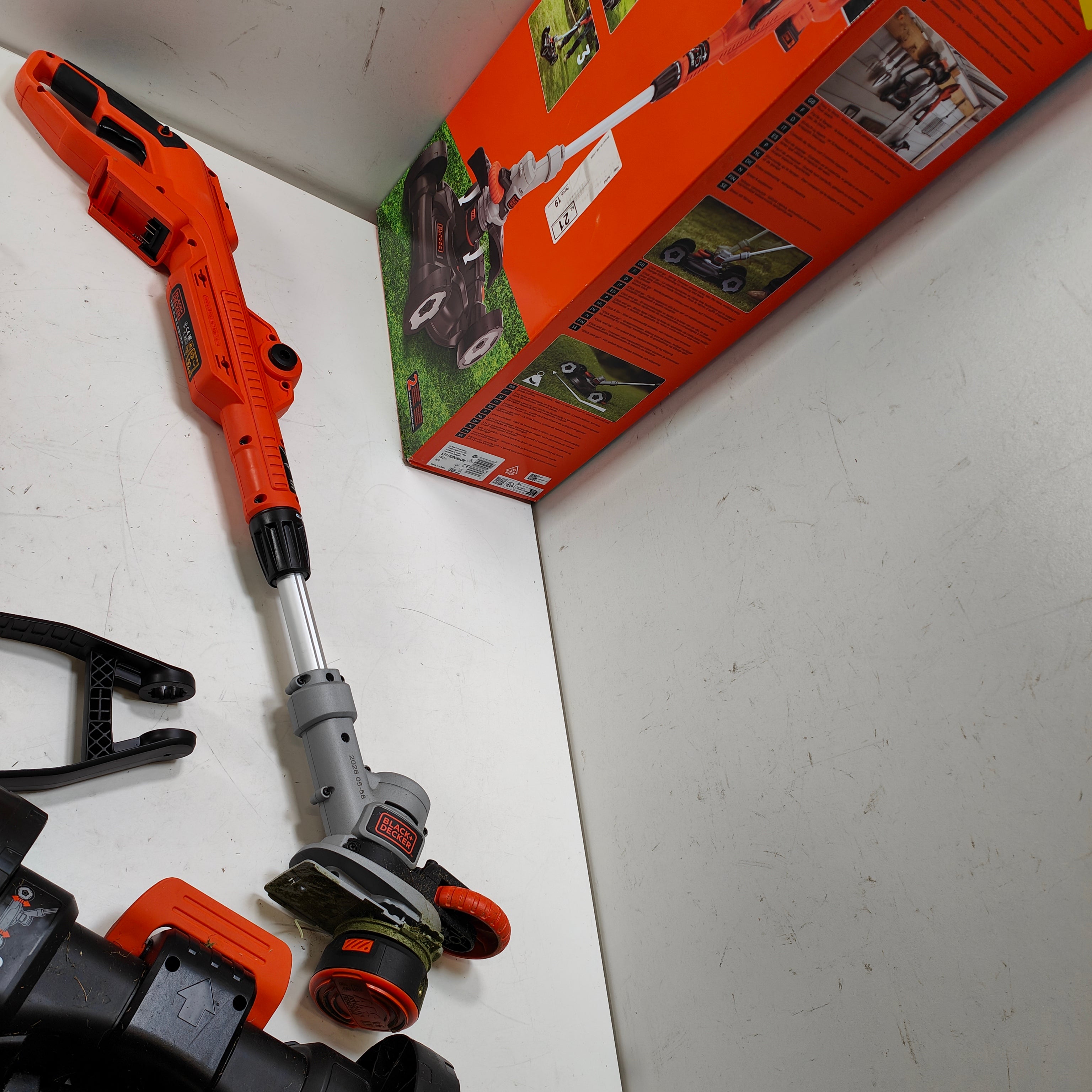 BLACK+DECKER STC1820CM