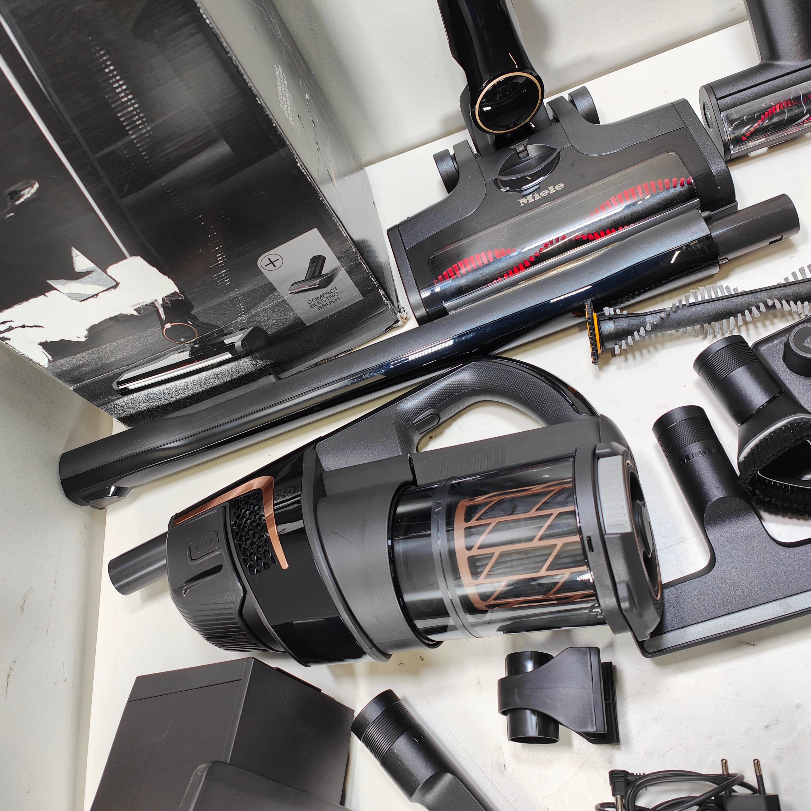 Miele Triflex HX2 Chat et Chien Noir Obsidienne
