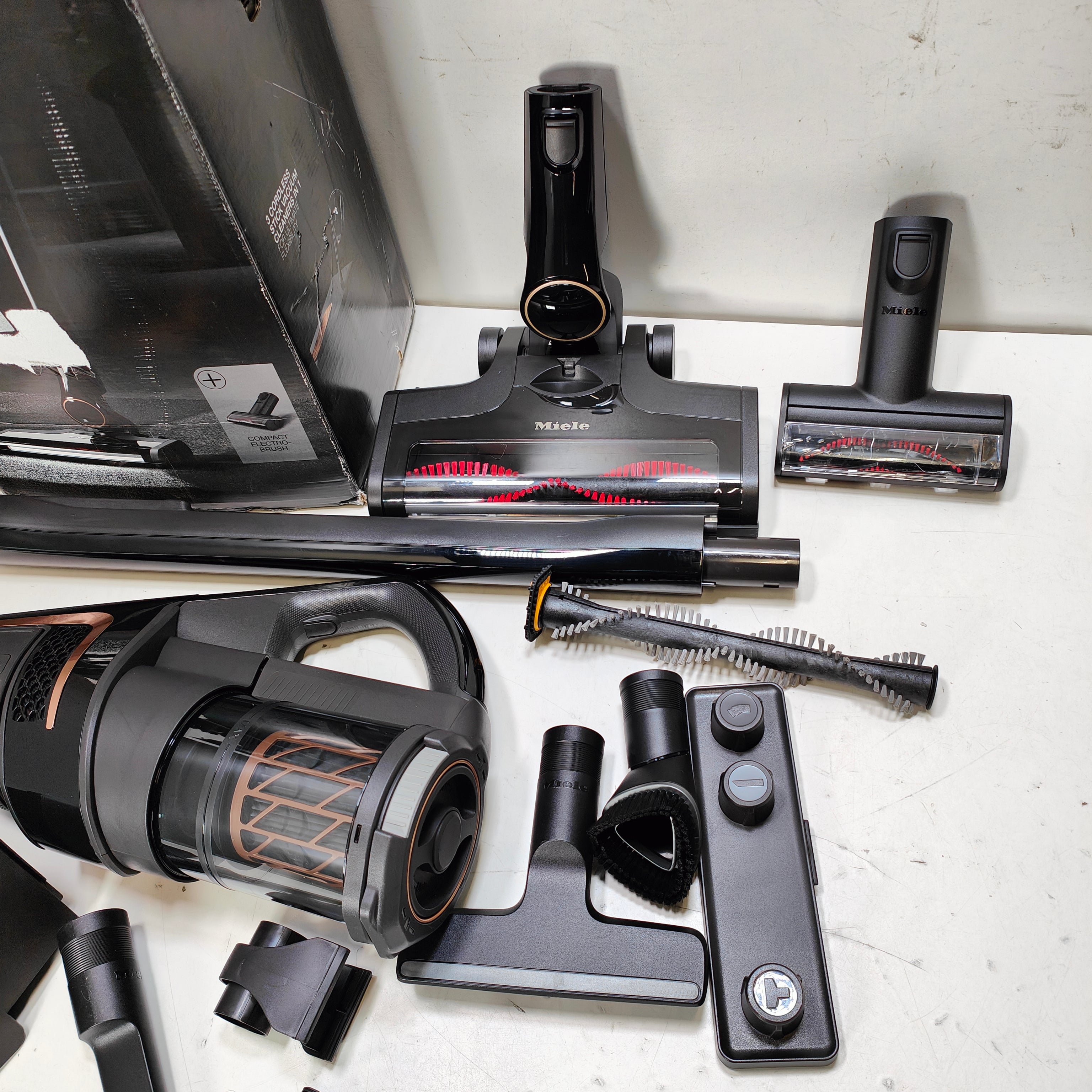 Miele Triflex HX2 Chat et Chien Noir Obsidienne