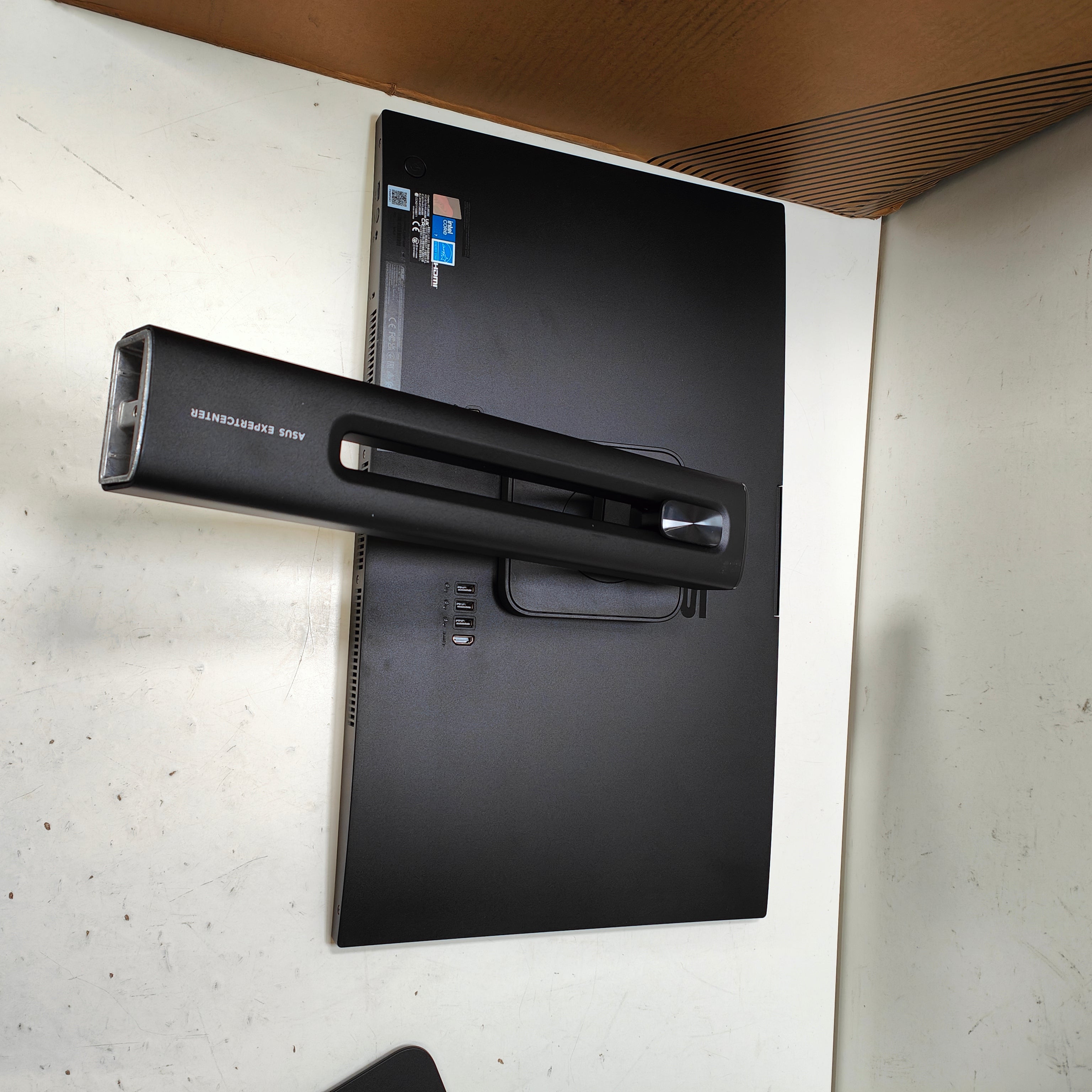 Asus ExpertCenter AiO P470VAK-BPE955X