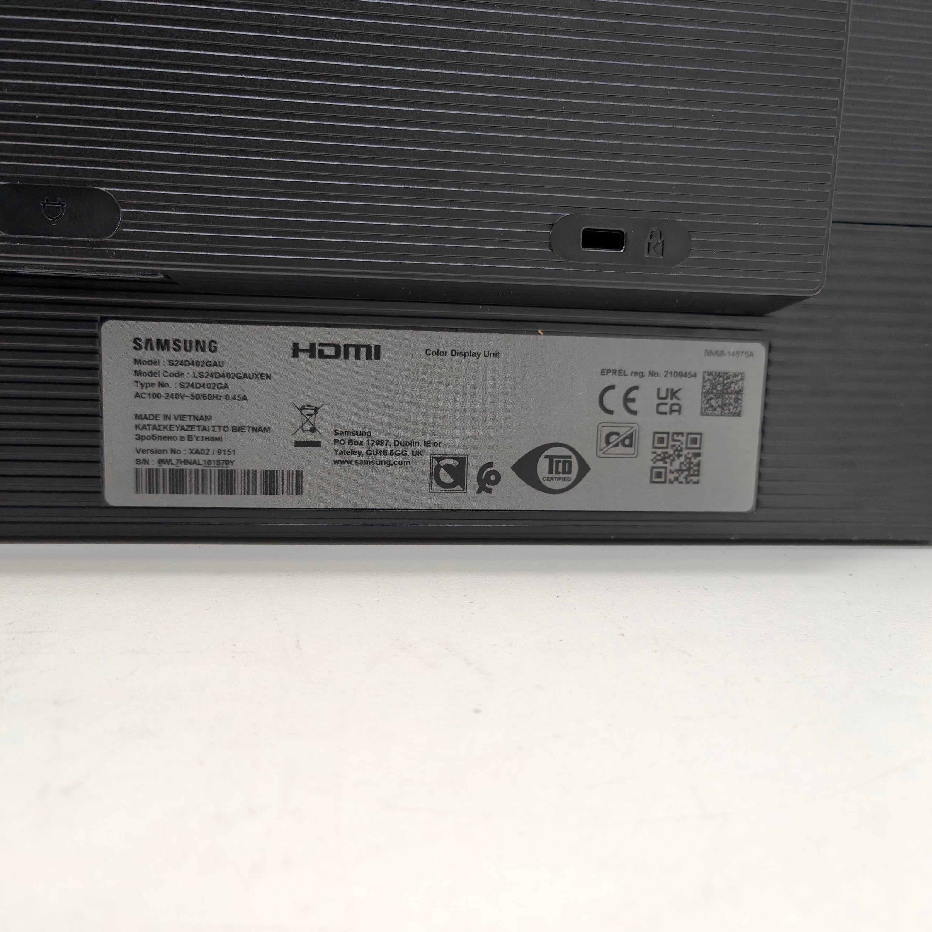 Samsung Essential S4 LS24D402GAUXEN