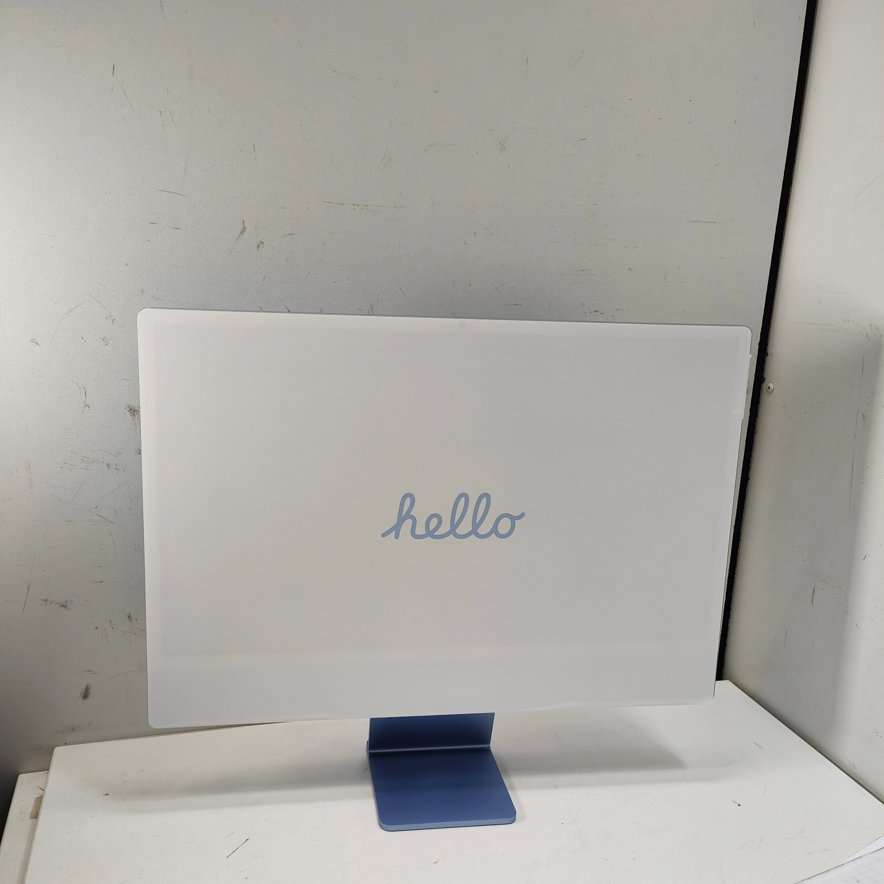 Apple Studio Display tilt-adjustable stand