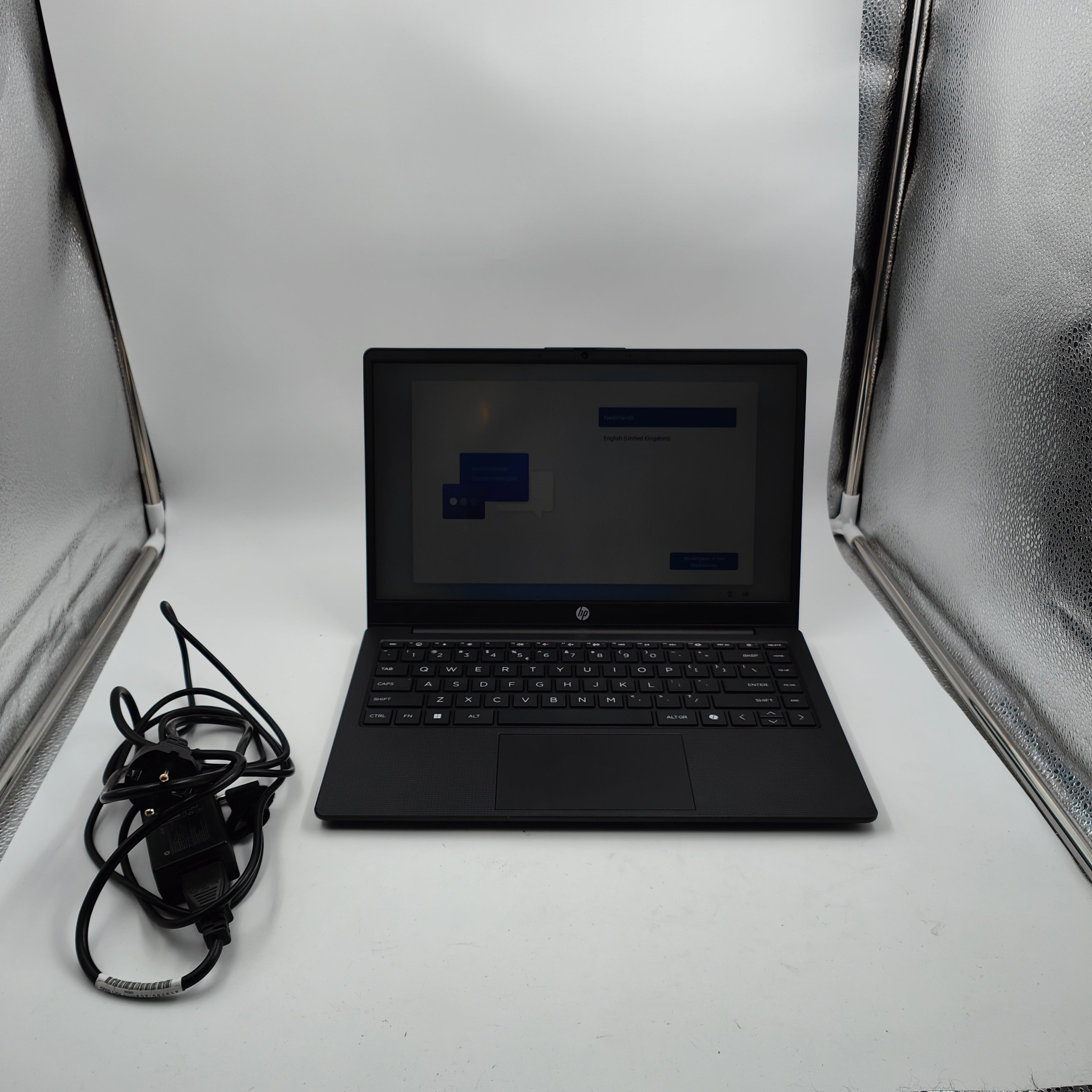 HP Laptop 14-em0957nd