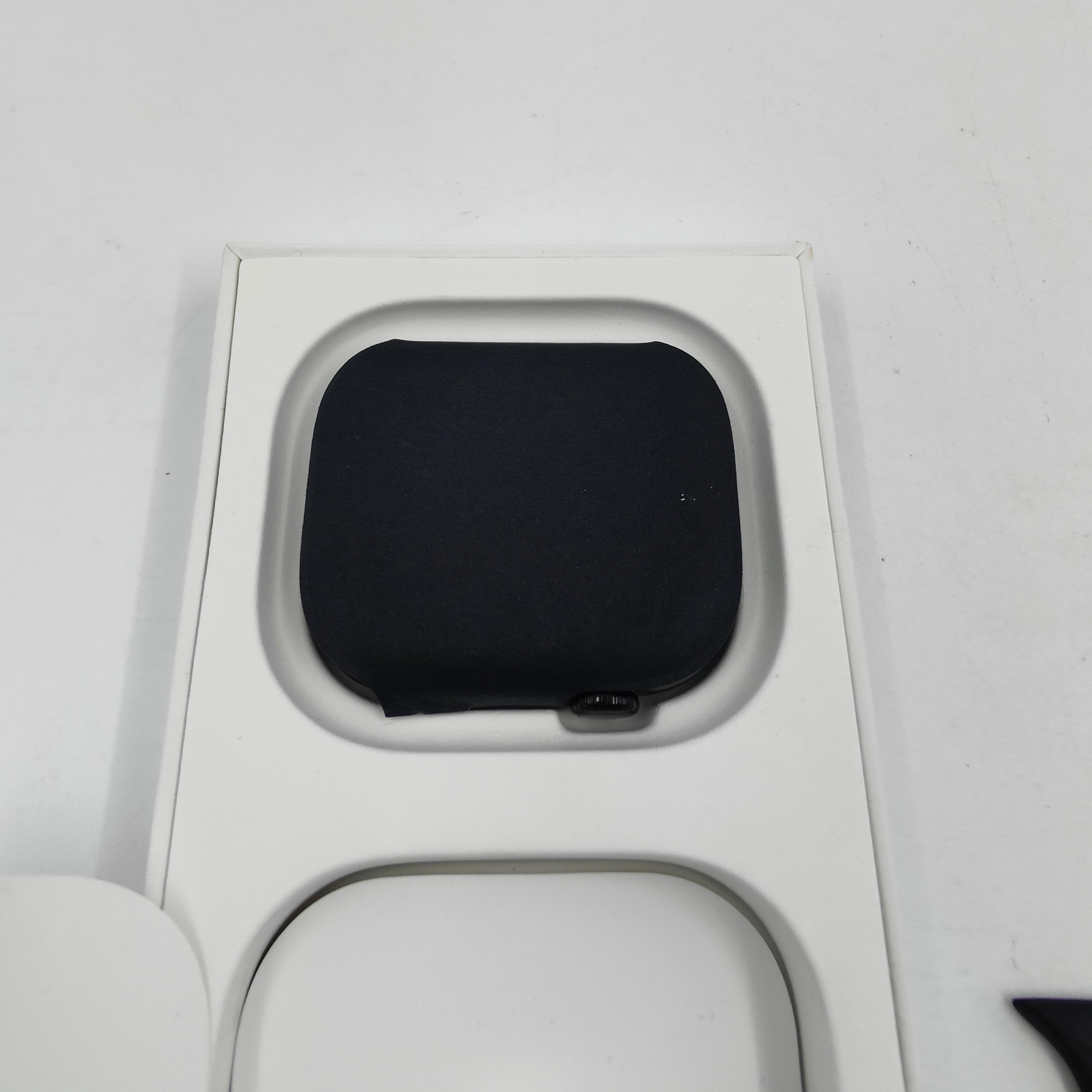 Apple Watch Series 10 4G 46mm Schwarz Sportarmband M/L