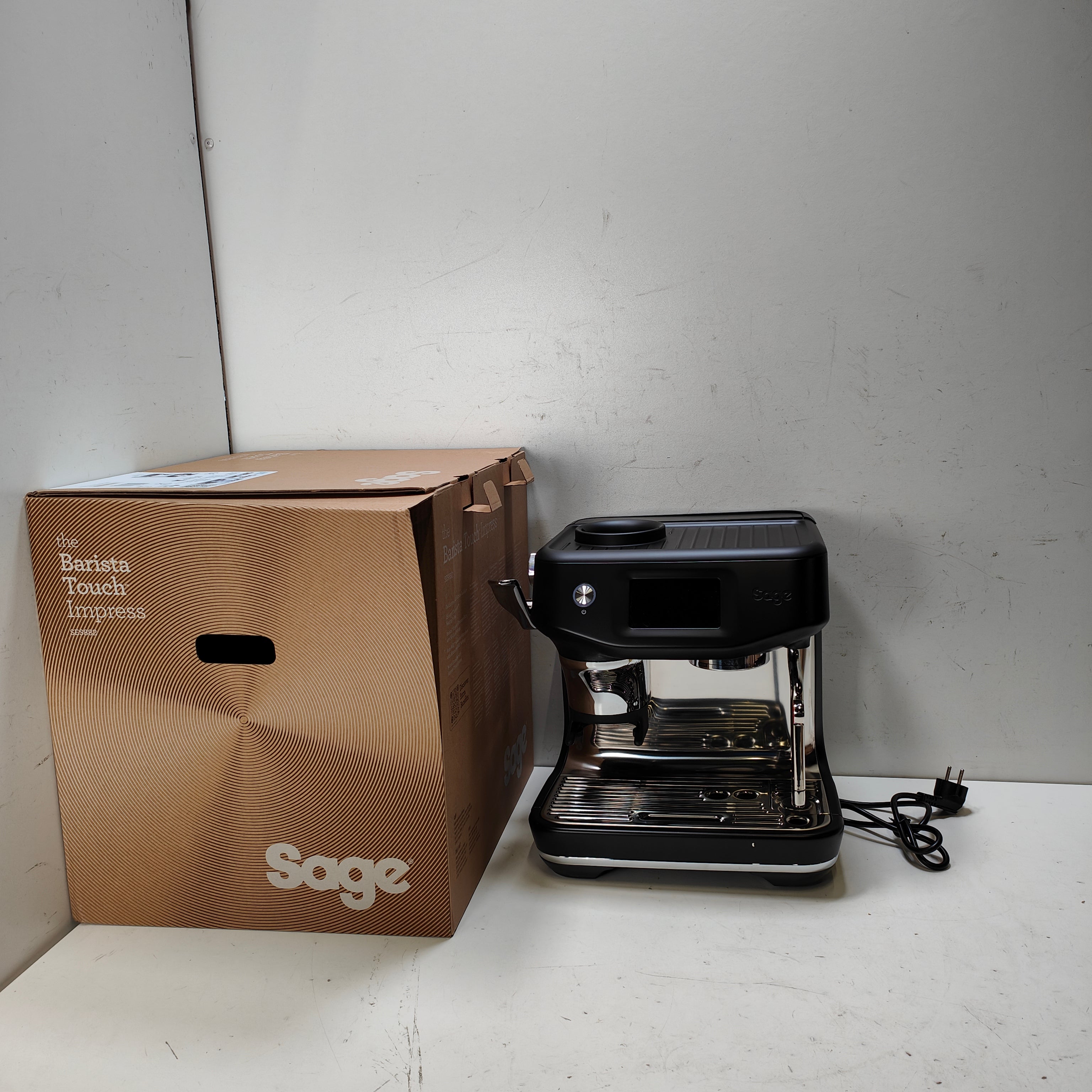 Sage Barista Touch Impress Cold Black Truffle