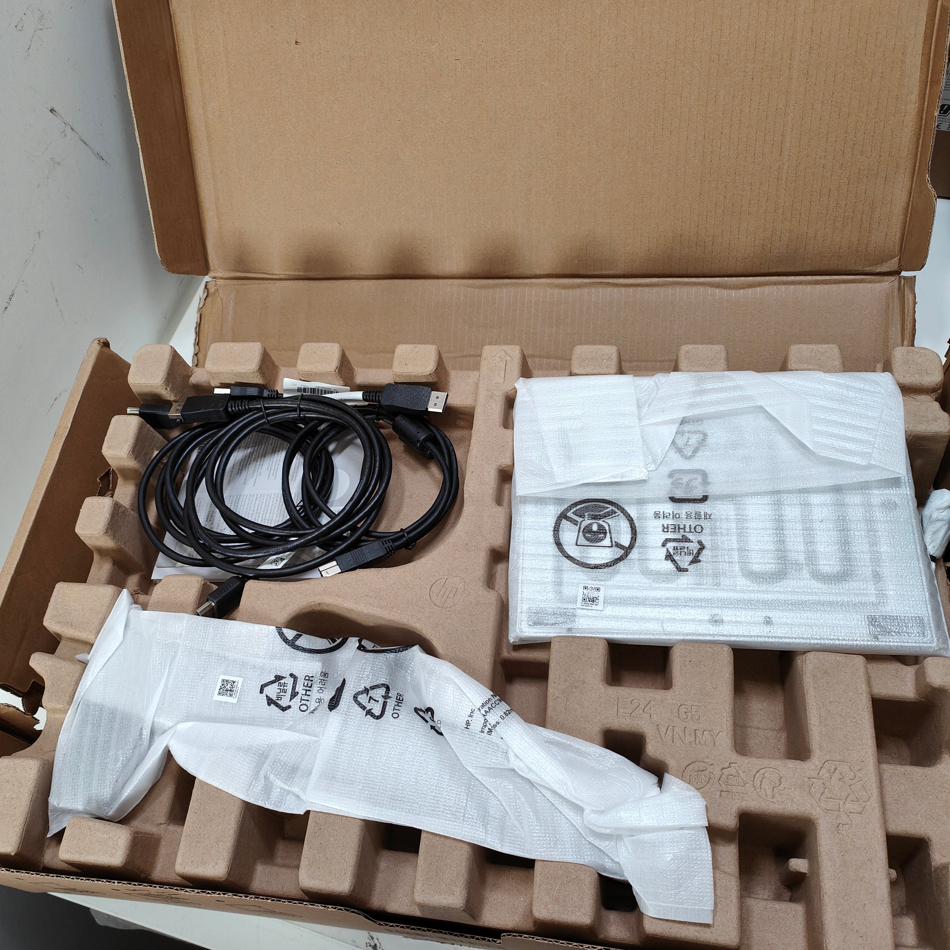 HP E24 G5 FHD