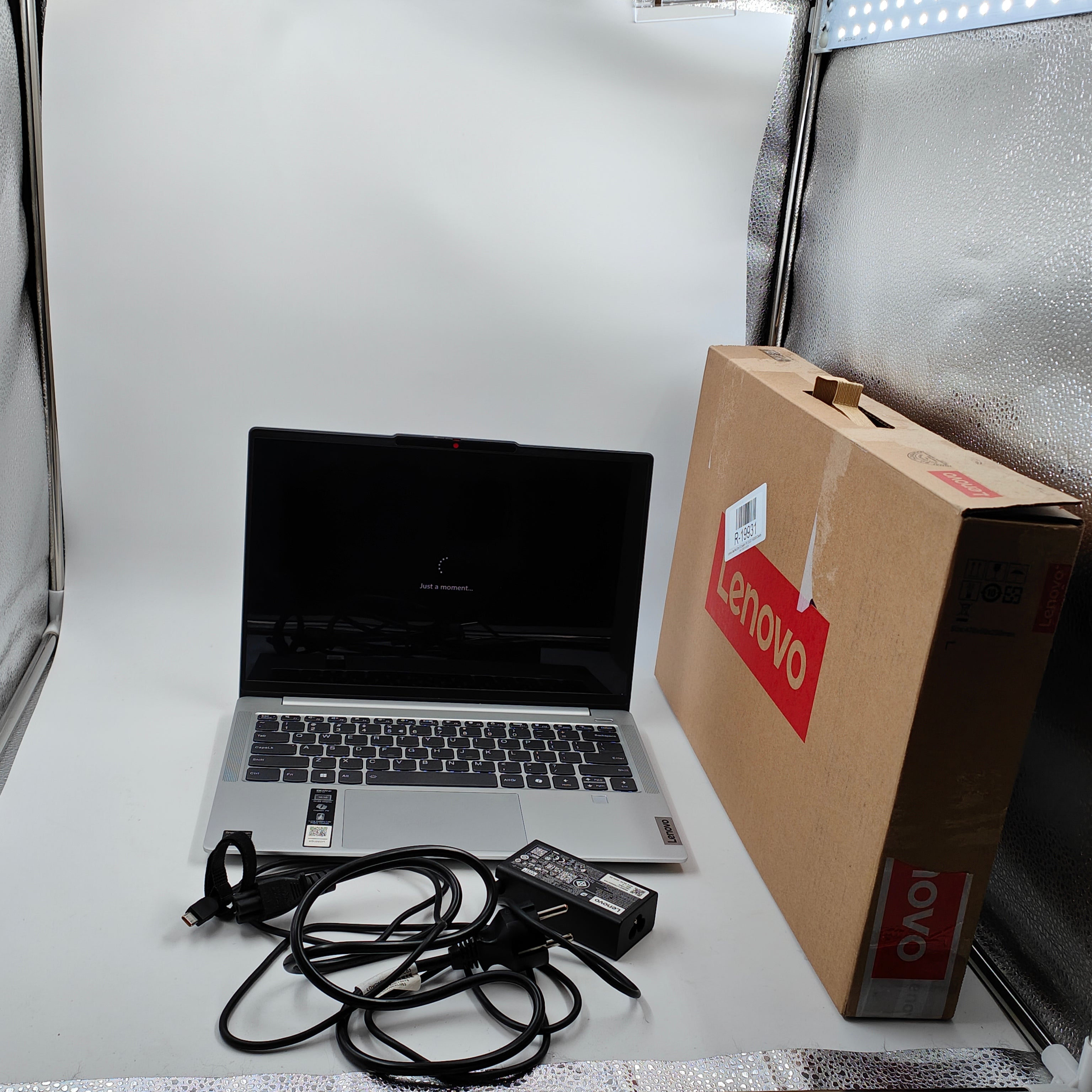 Lenovo IdeaPad Slim 5 Copilot+ PC OLED 14Q8X9 QWERTY