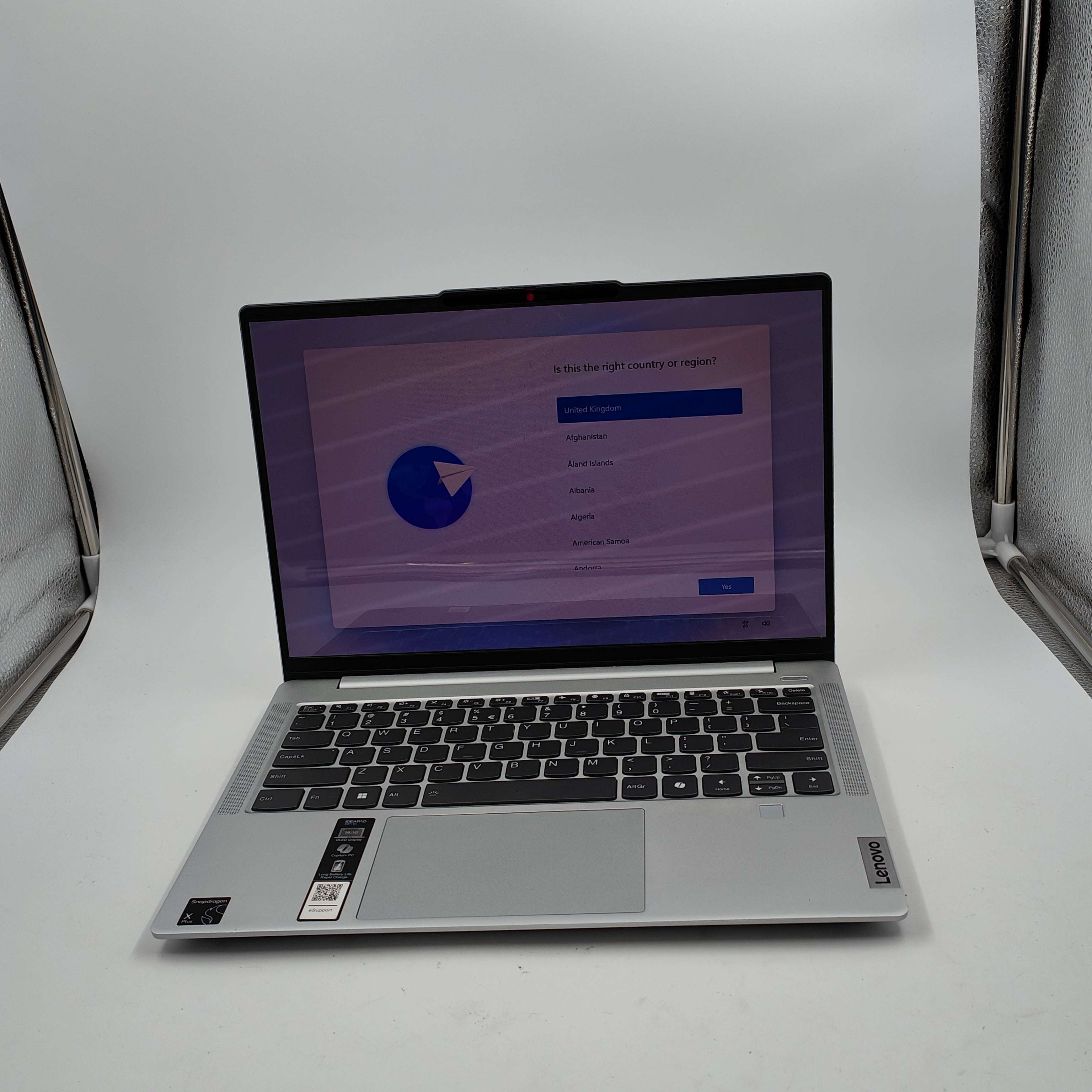 Lenovo IdeaPad Slim 5 Copilot+ PC OLED 14Q8X9 QWERTY