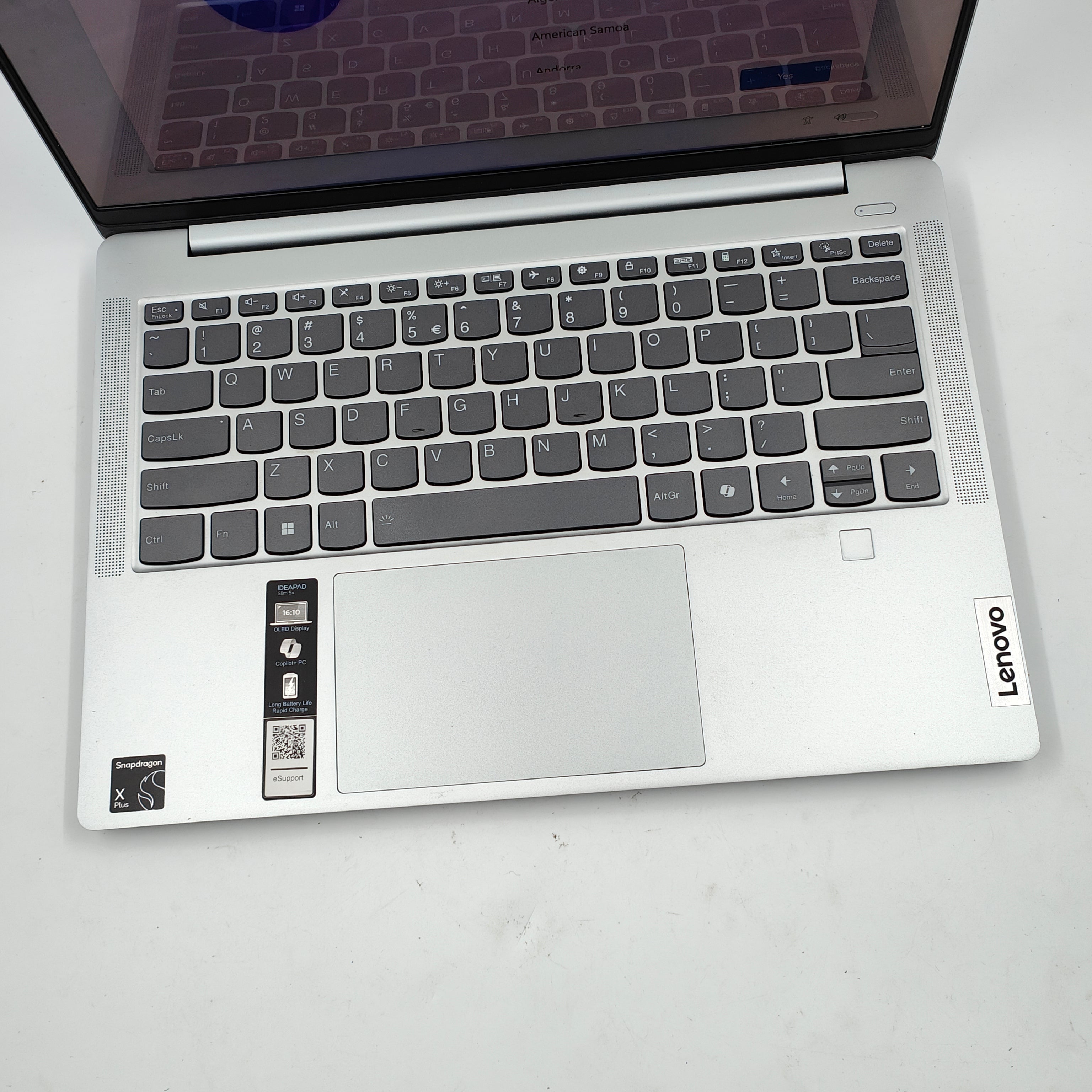 Lenovo IdeaPad Slim 5 Copilot+ PC OLED 14Q8X9 QWERTY