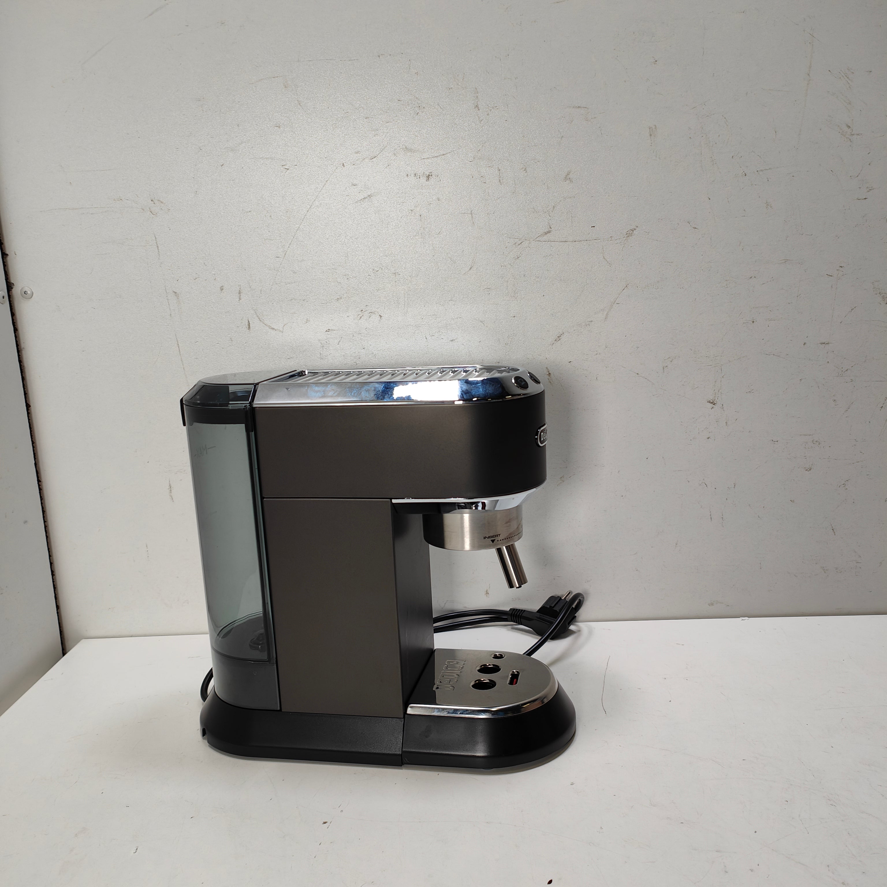 DeLonghi EC685.BK Dedica Black