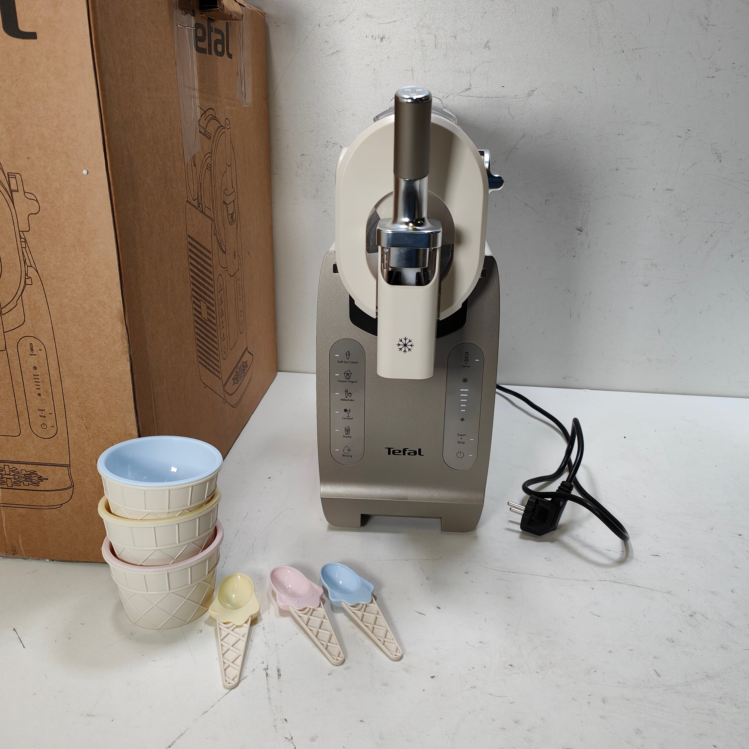 Tefal Freezi 16-in-1 Ice Cream & Frozen Drink Maker IG801A