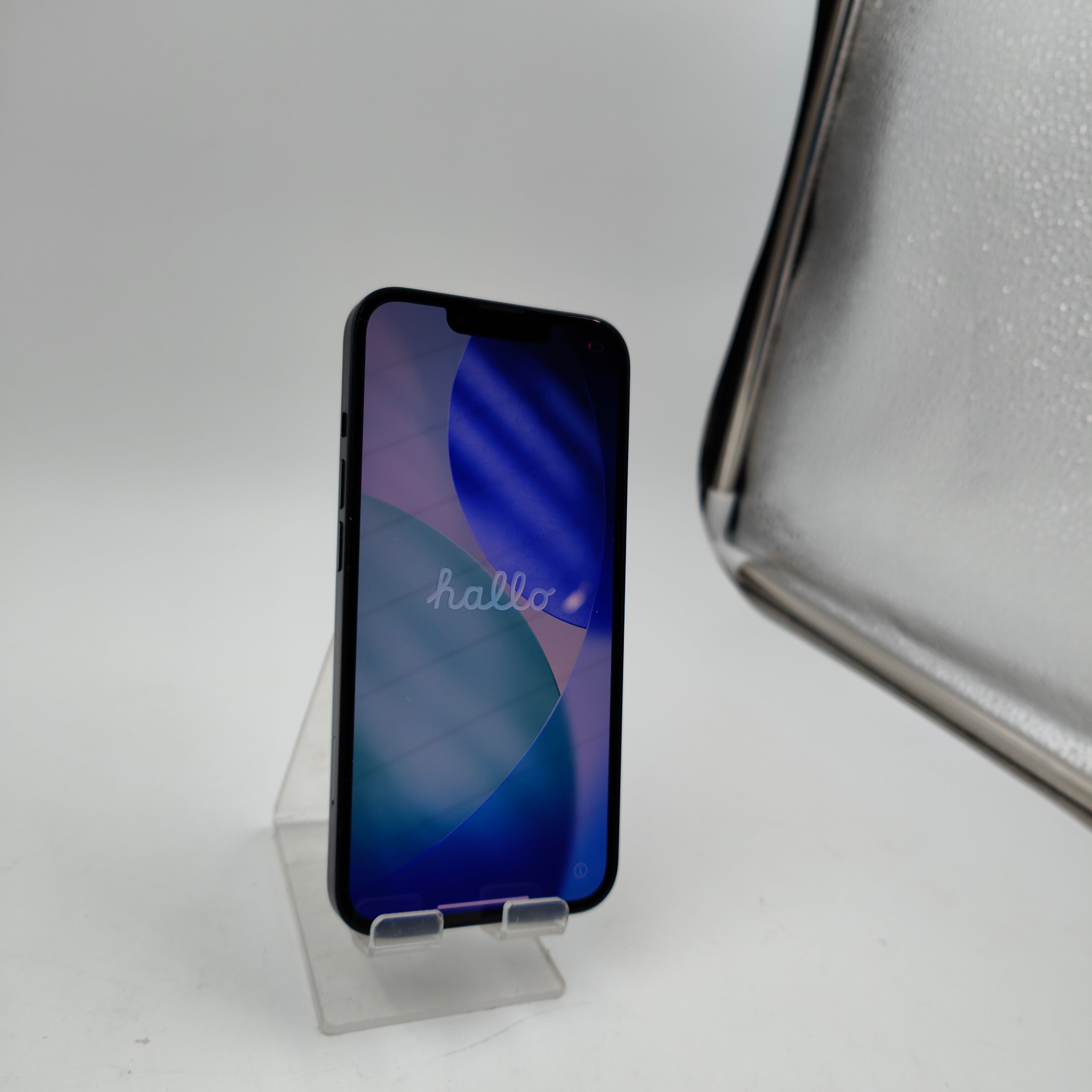 Refurbished iPhone 13 Midnight 128GB