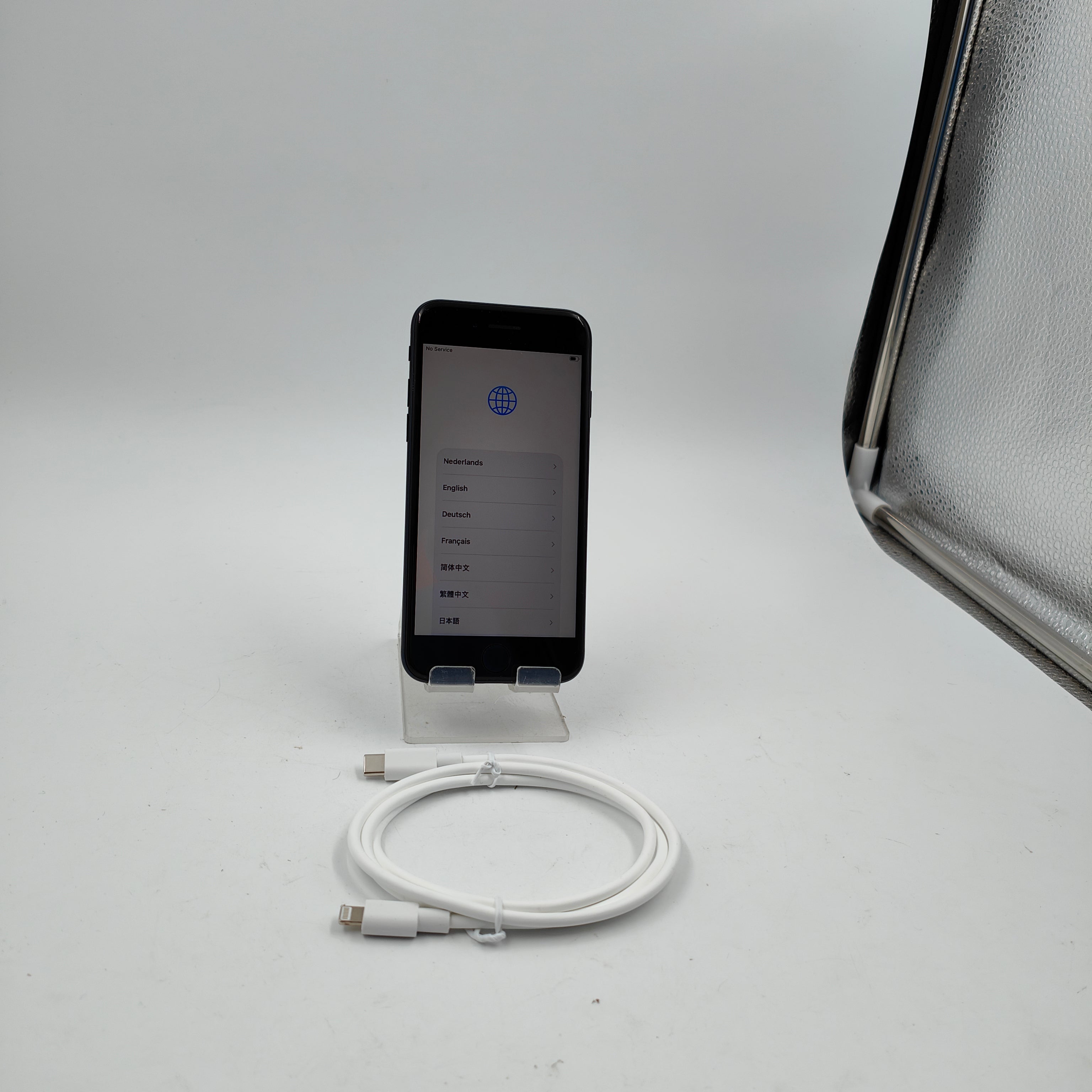 Refurbished iPhone SE (3rd gen) Midnight 128GB