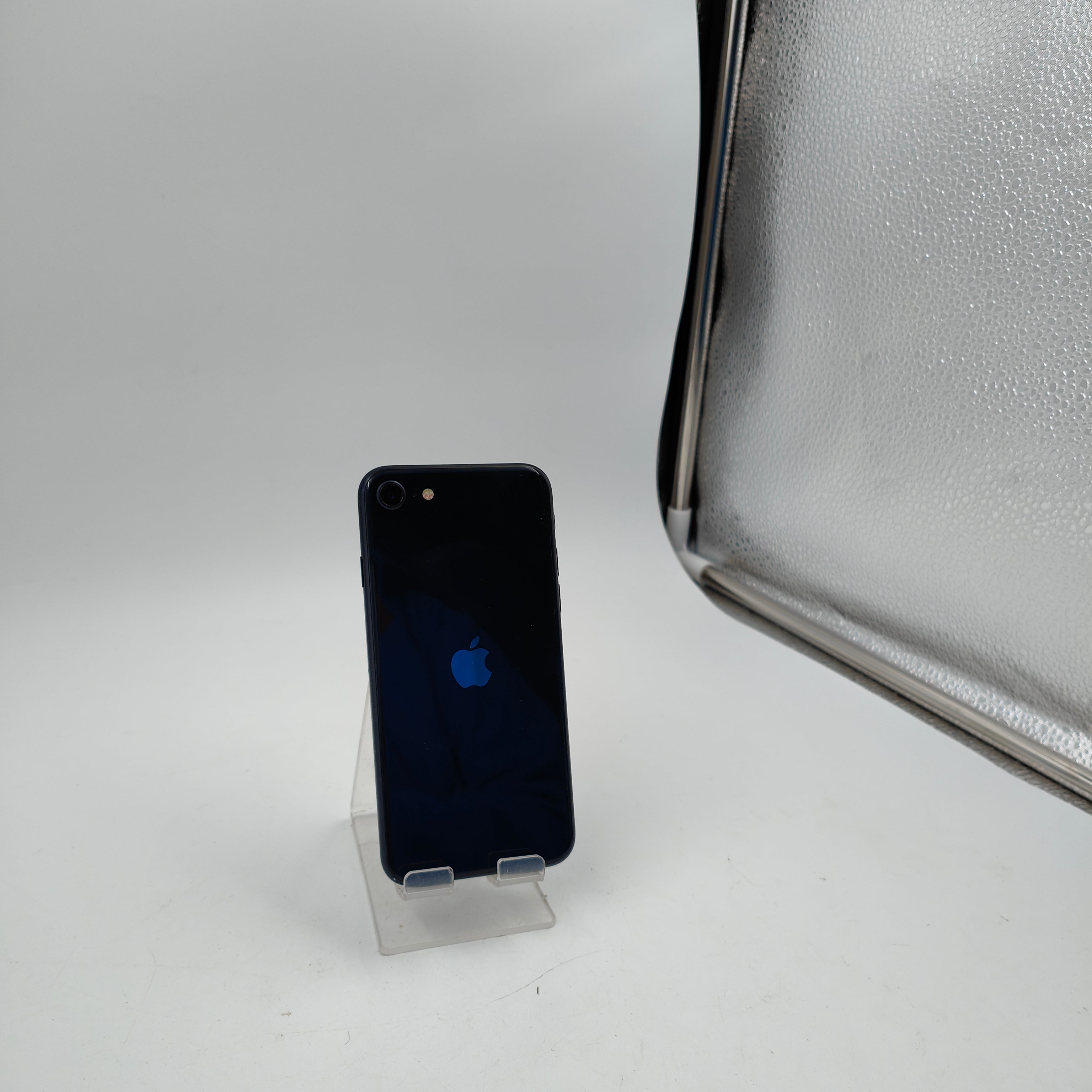 Refurbished iPhone SE (3rd gen) Midnight 128GB