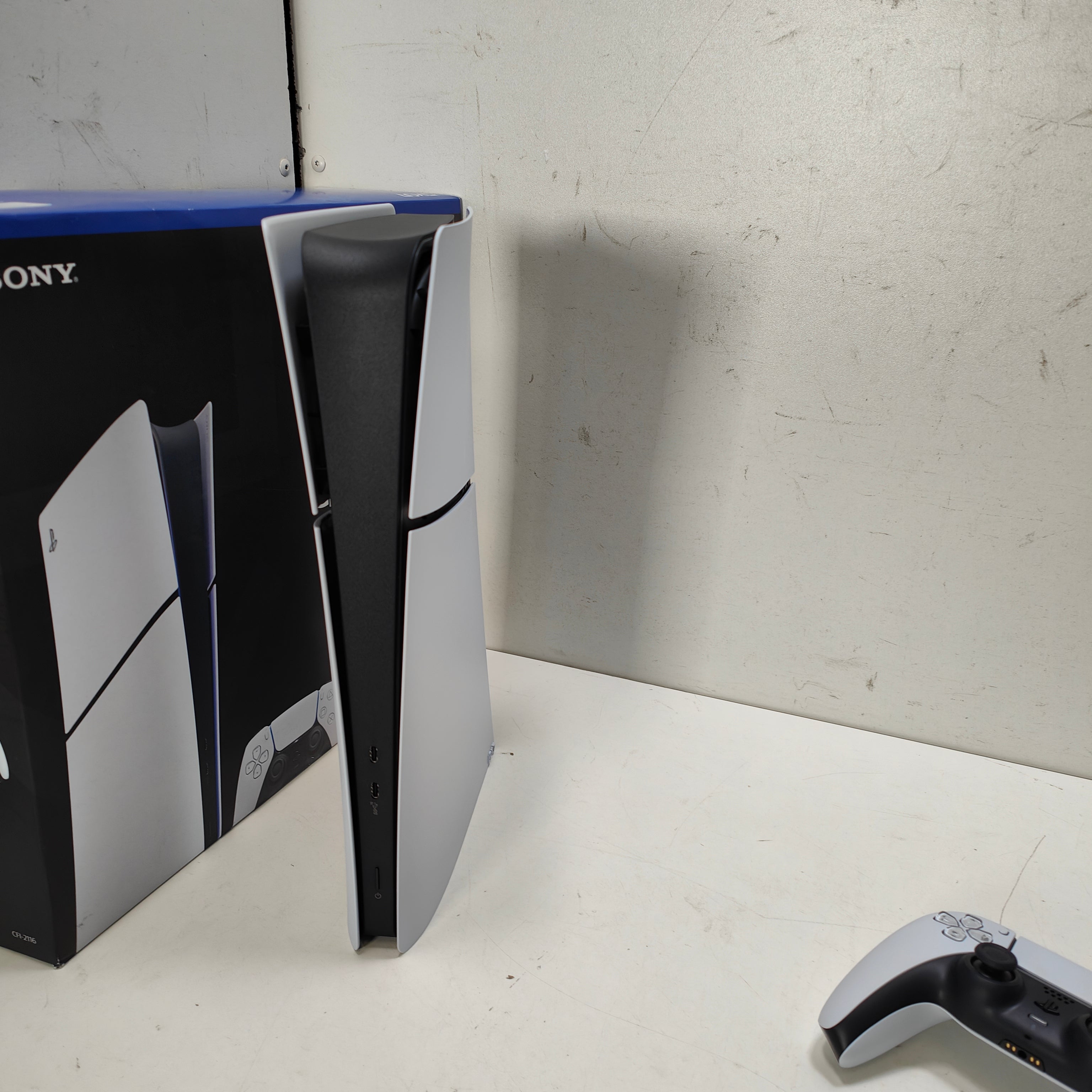 Sony PlayStation 5 Slim Digital Edition + zusätzlicher Controller, Weiß