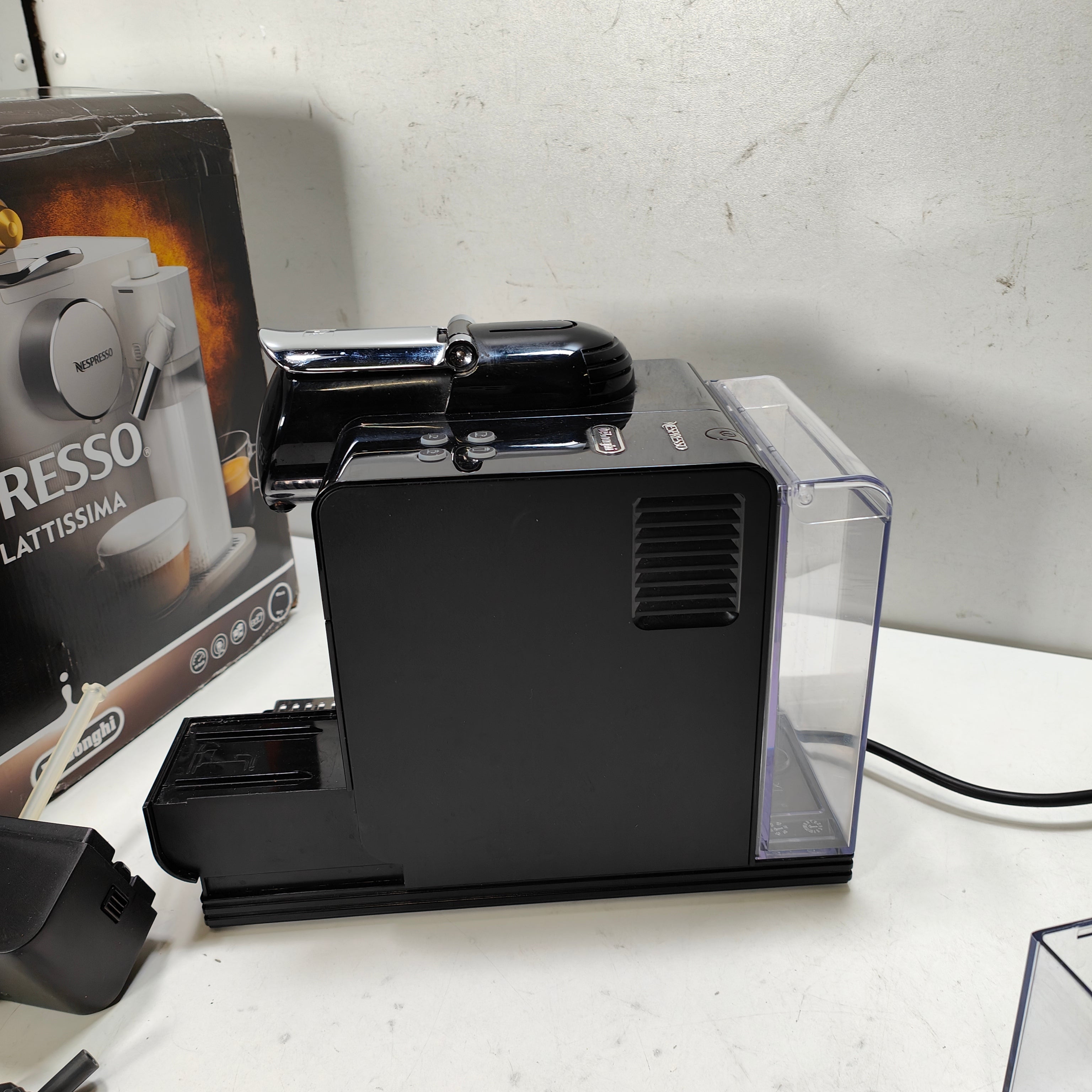 DeLonghi Nespresso Gran Lattissima EN640.B Schwarz