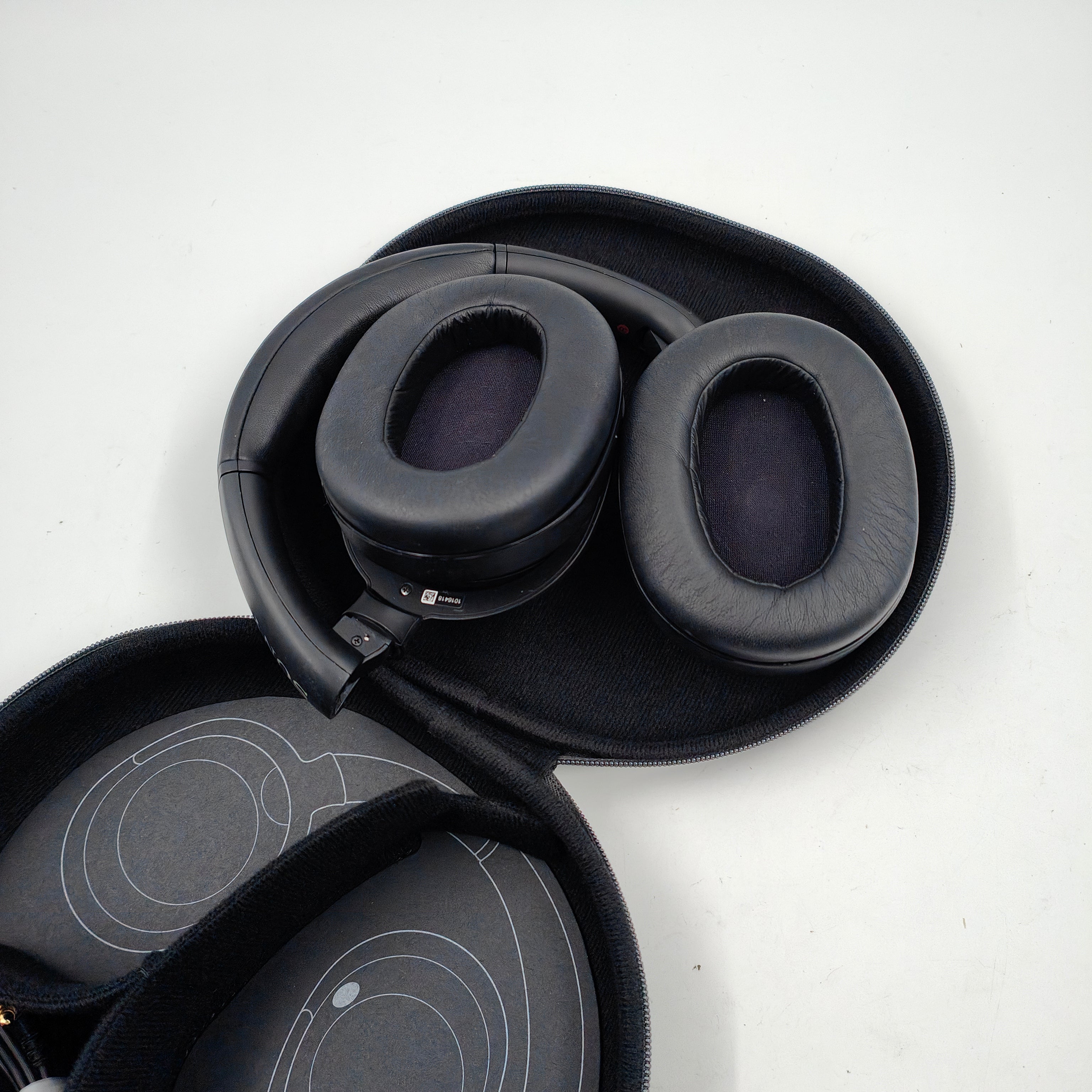 Sony ULT Wear Schwarz