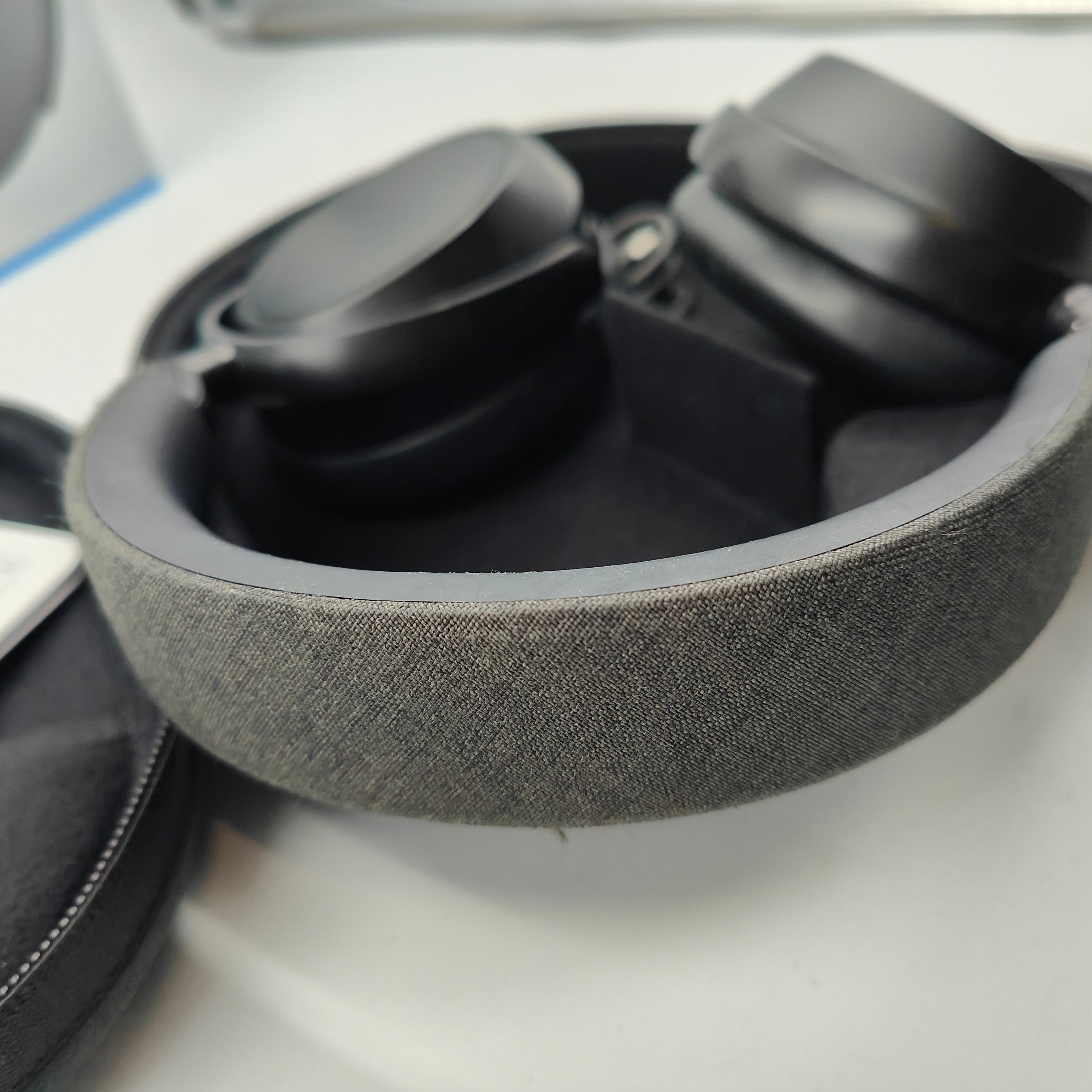 Sennheiser Momentum 4 Wireless Schwarz