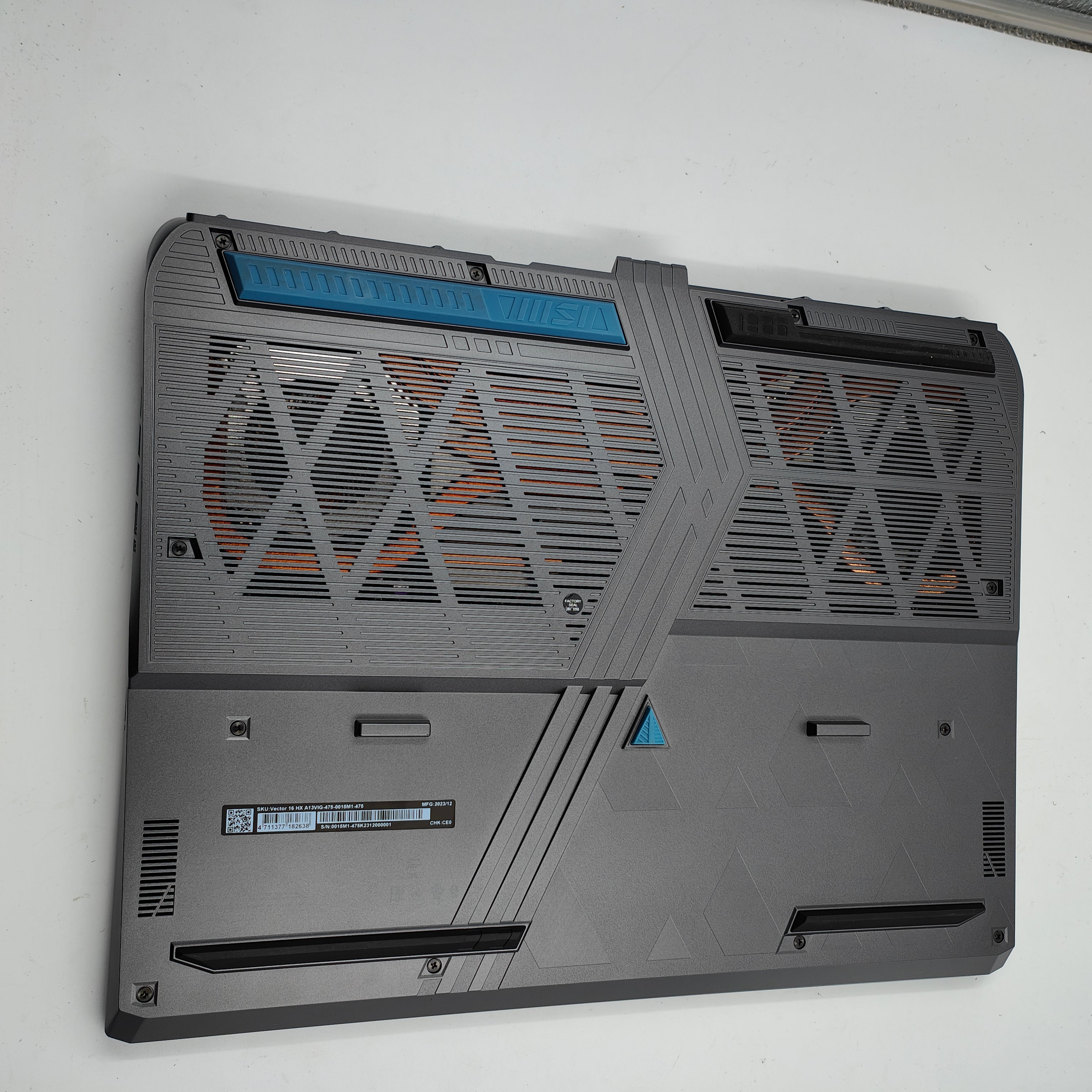 MSI Vector 16 HX A13VIG-475 QWERTZ