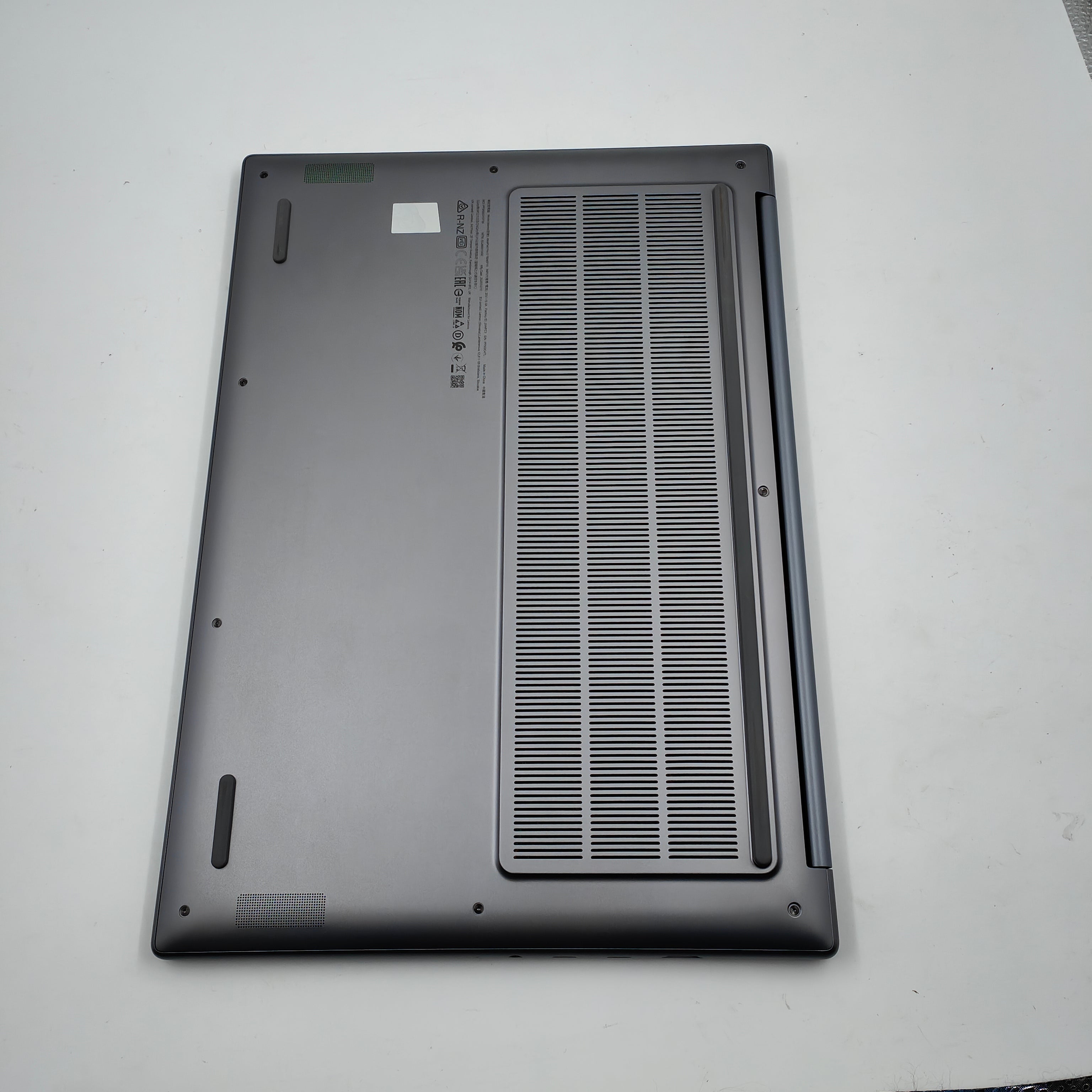 Lenovo IdeaPad Pro 5 16AKP10 QWERTZ