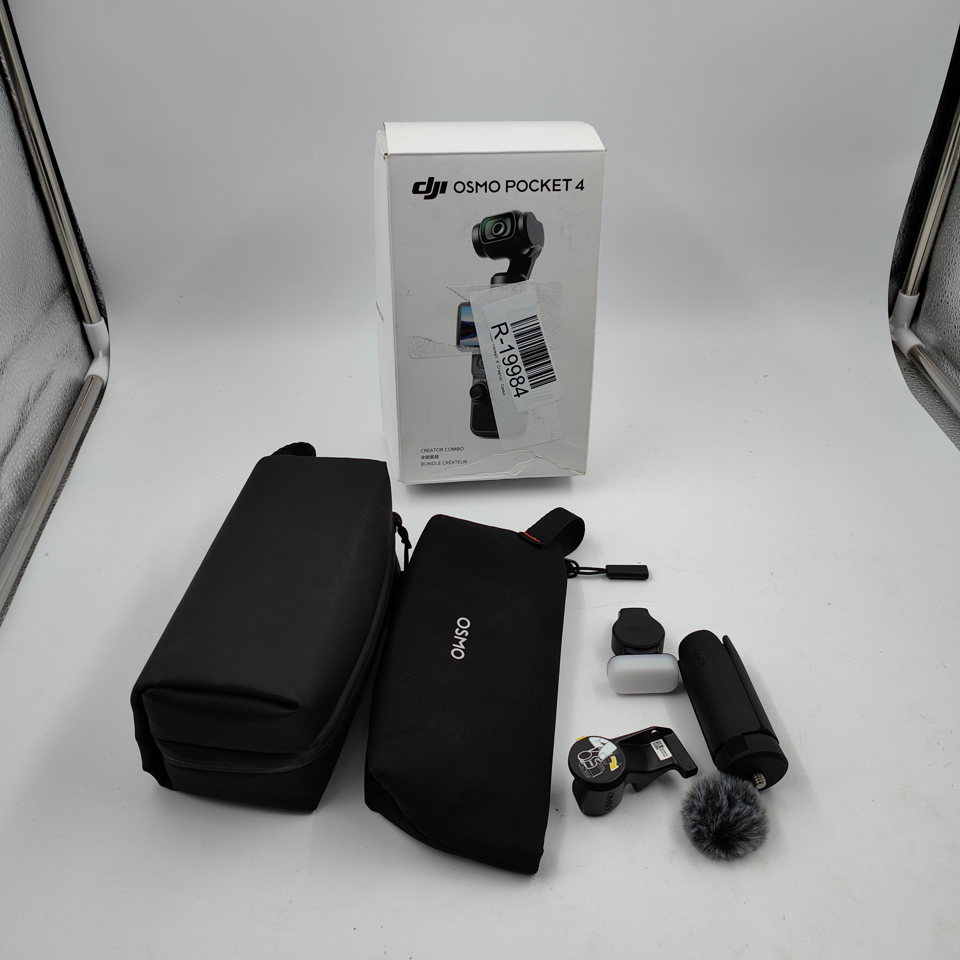 DJI Osmo Pocket 4 Creator Combo