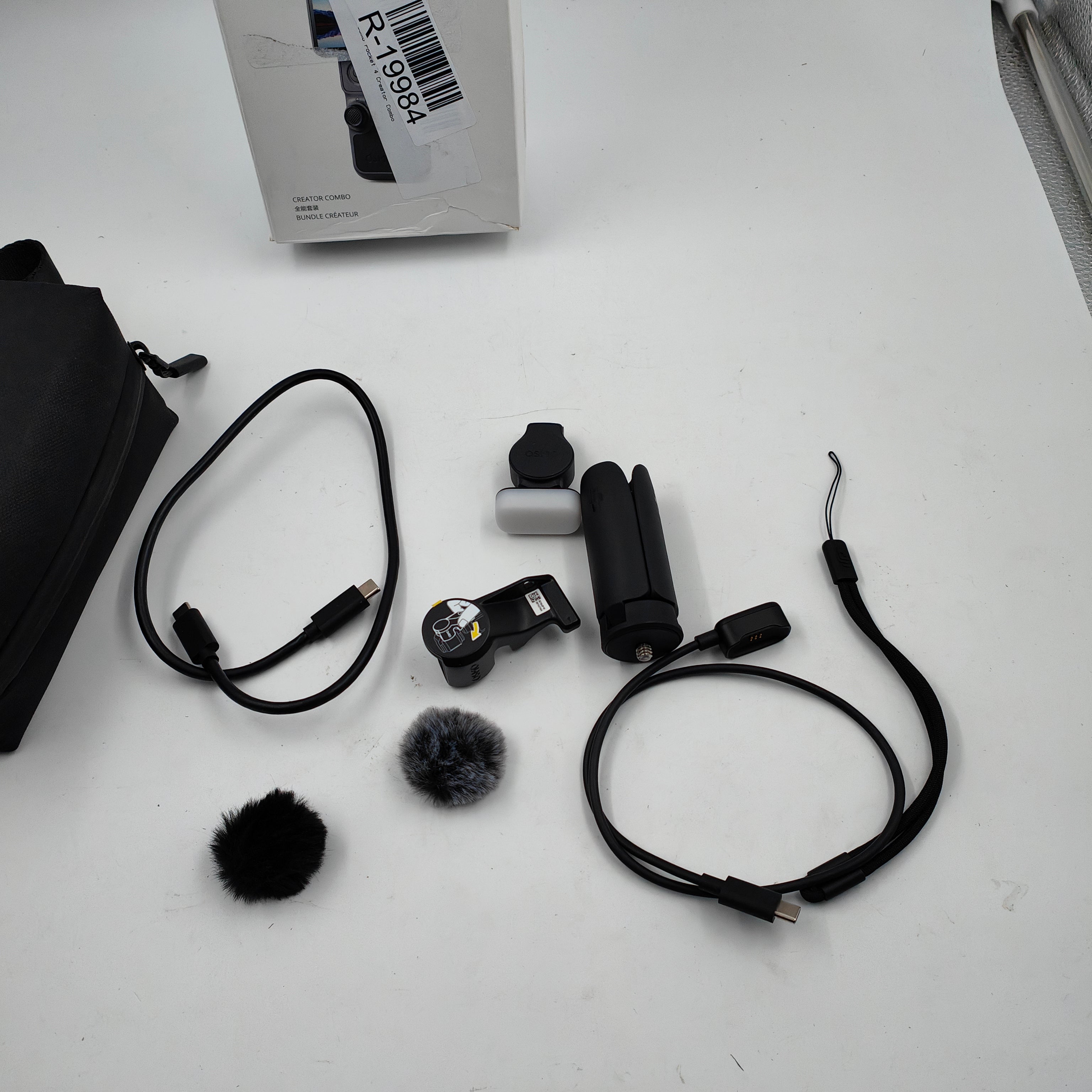 DJI Osmo Pocket 4 Creator Combo