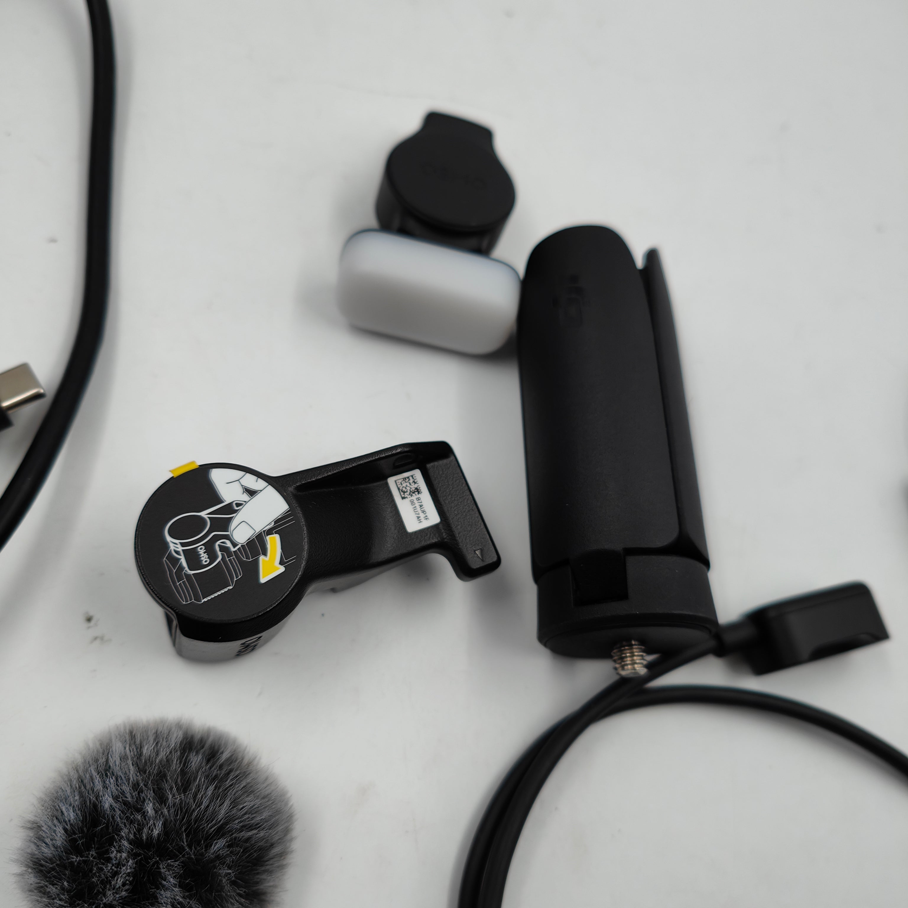 DJI Osmo Pocket 4 Creator Combo