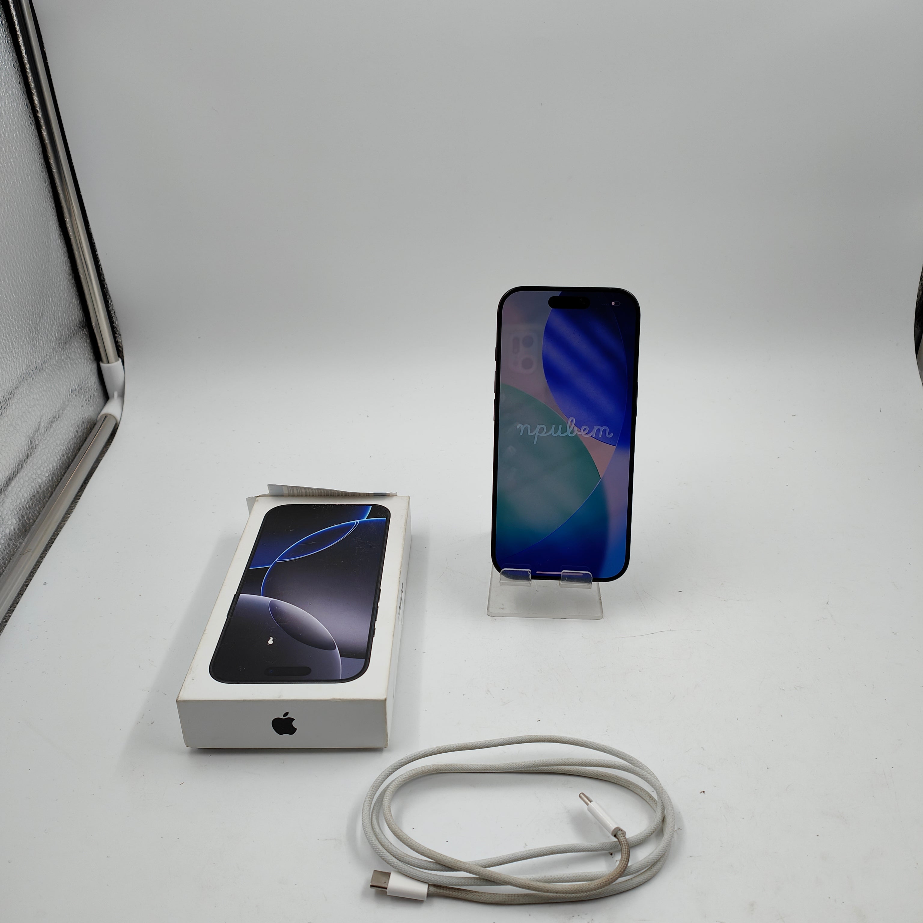 Apple iPhone 16 Pro 256 Go Titane noir