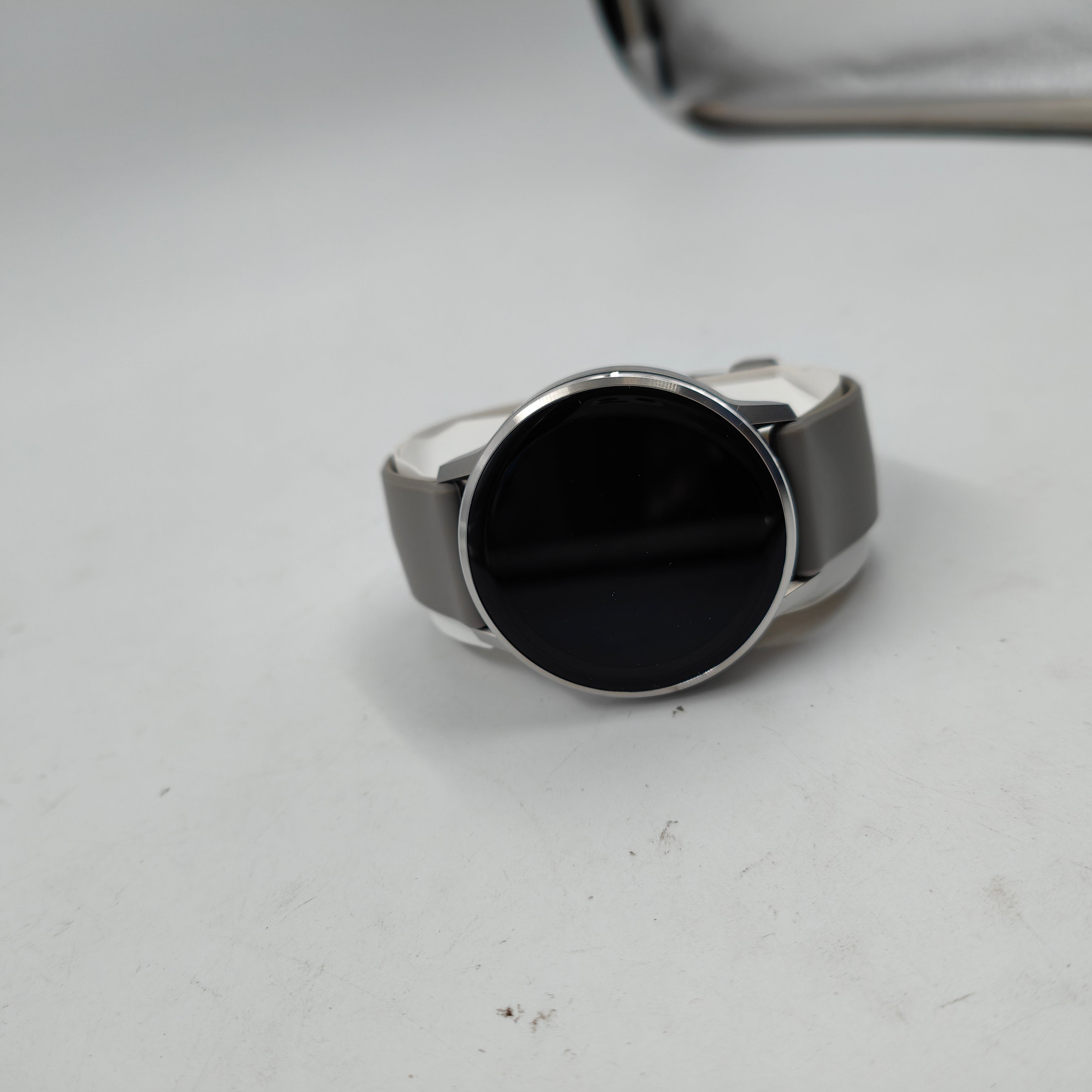 Garmin Venu 4 (45 mm), GPS, Wi-Fi, noir avec argenté et gris, monde entier