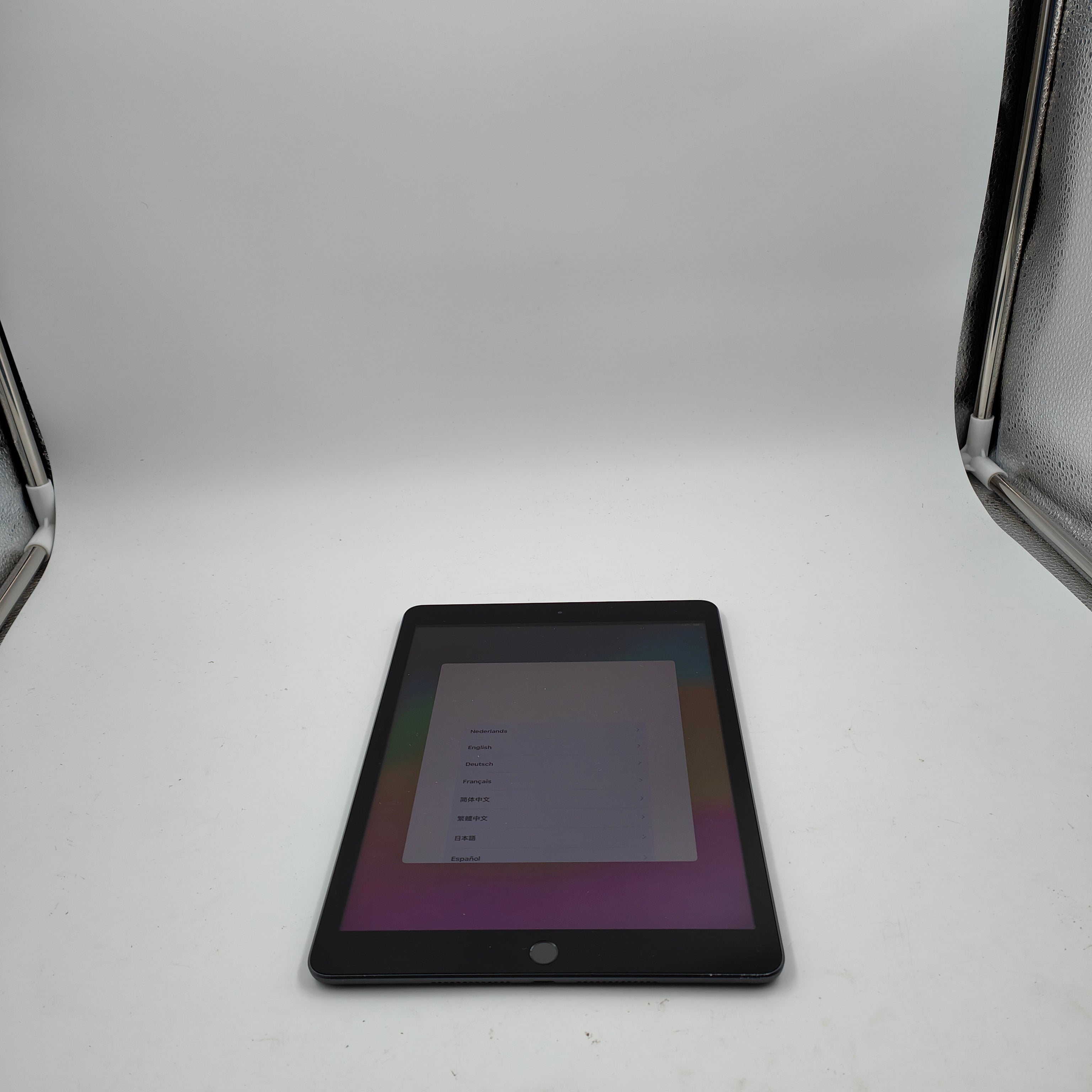 Refurbished iPad (2020) 32GB Wifi Space Gray - A1