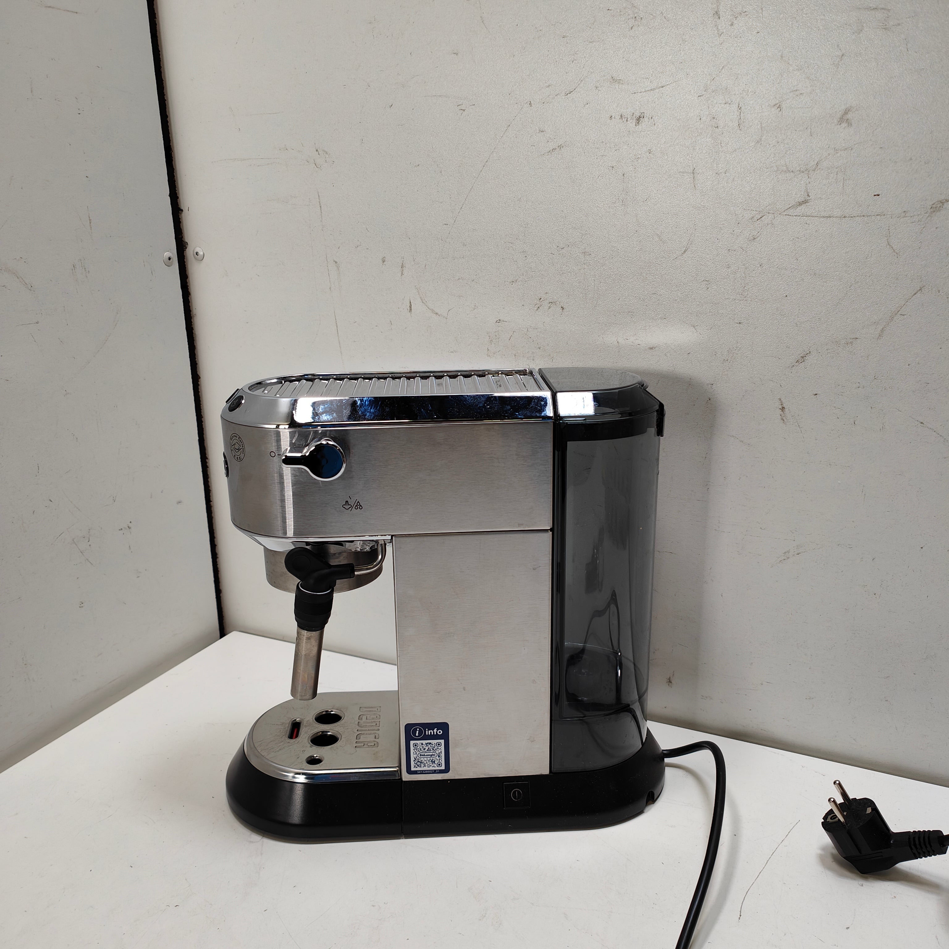 DeLonghi EC685.M Dedica Argent