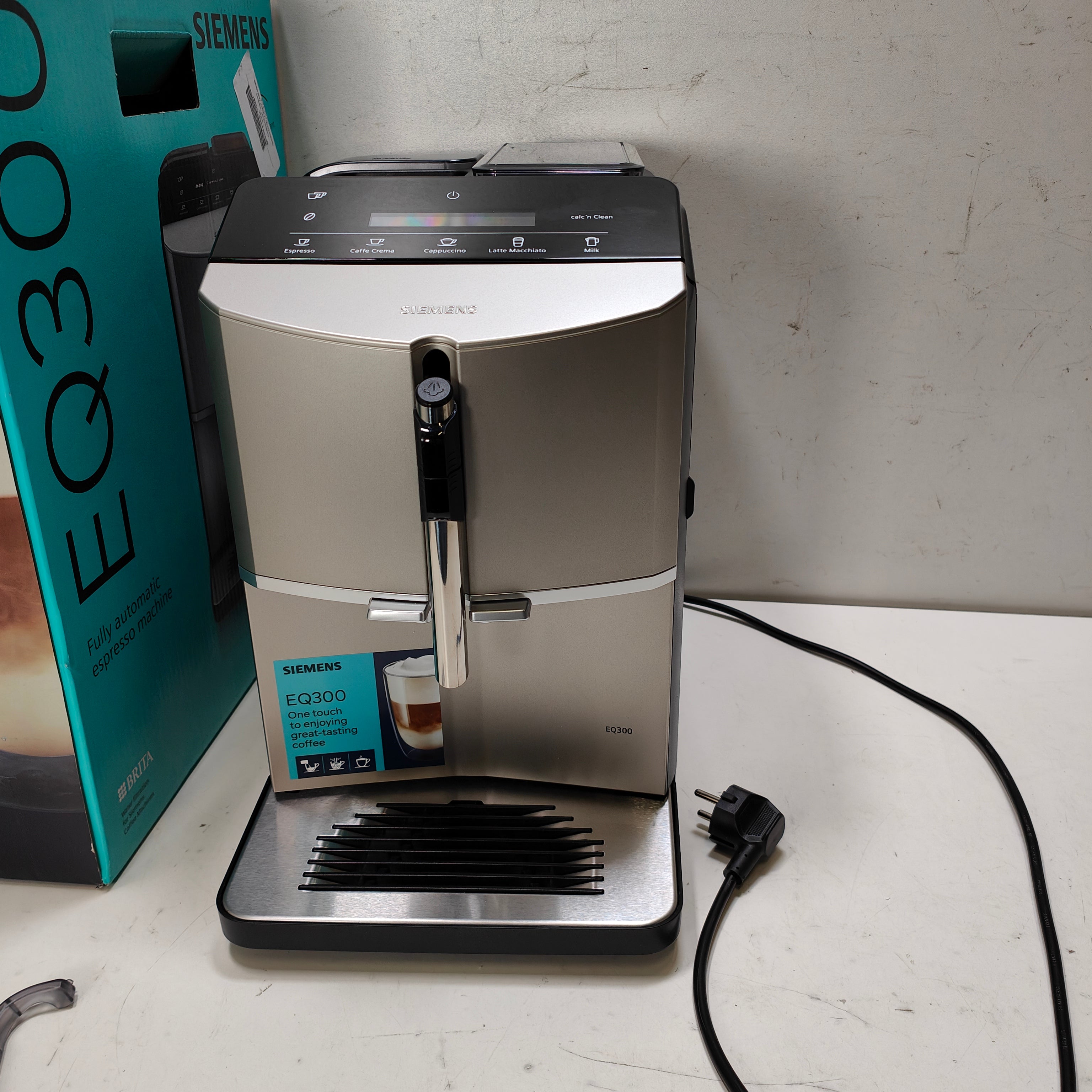 Siemens EQ300 TF303E07 Zilver Metallic