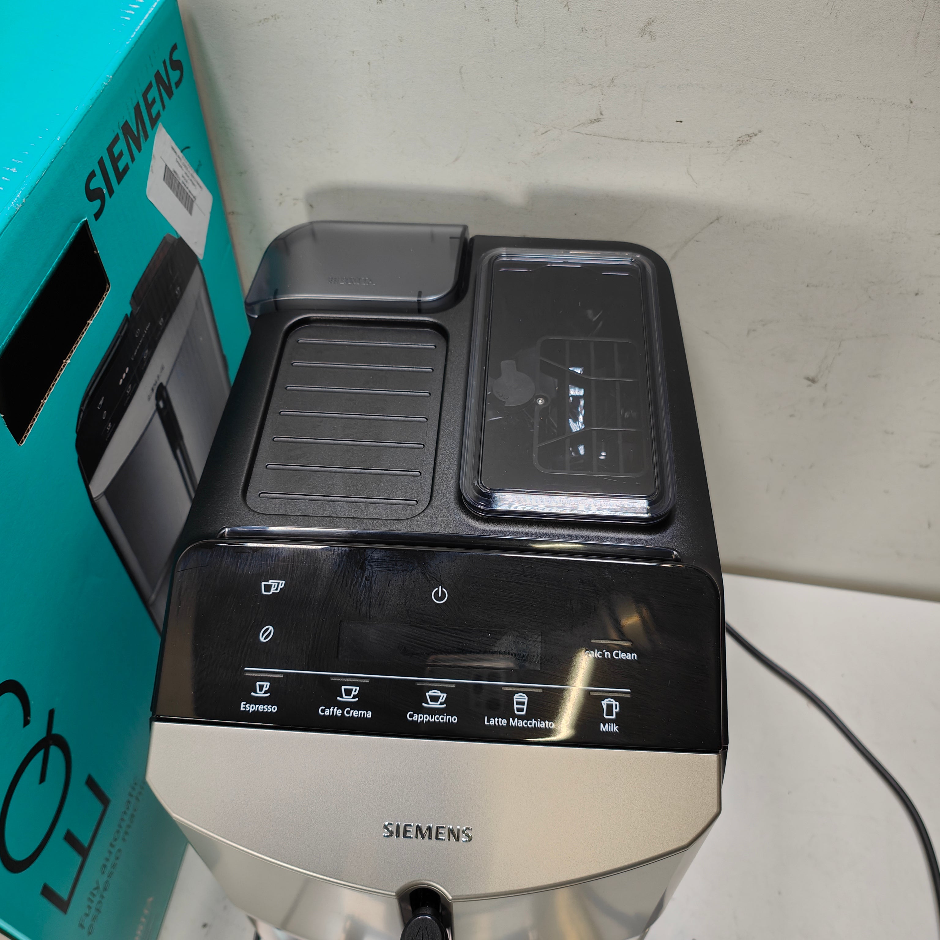 Siemens EQ300 TF303E07 Zilver Metallic