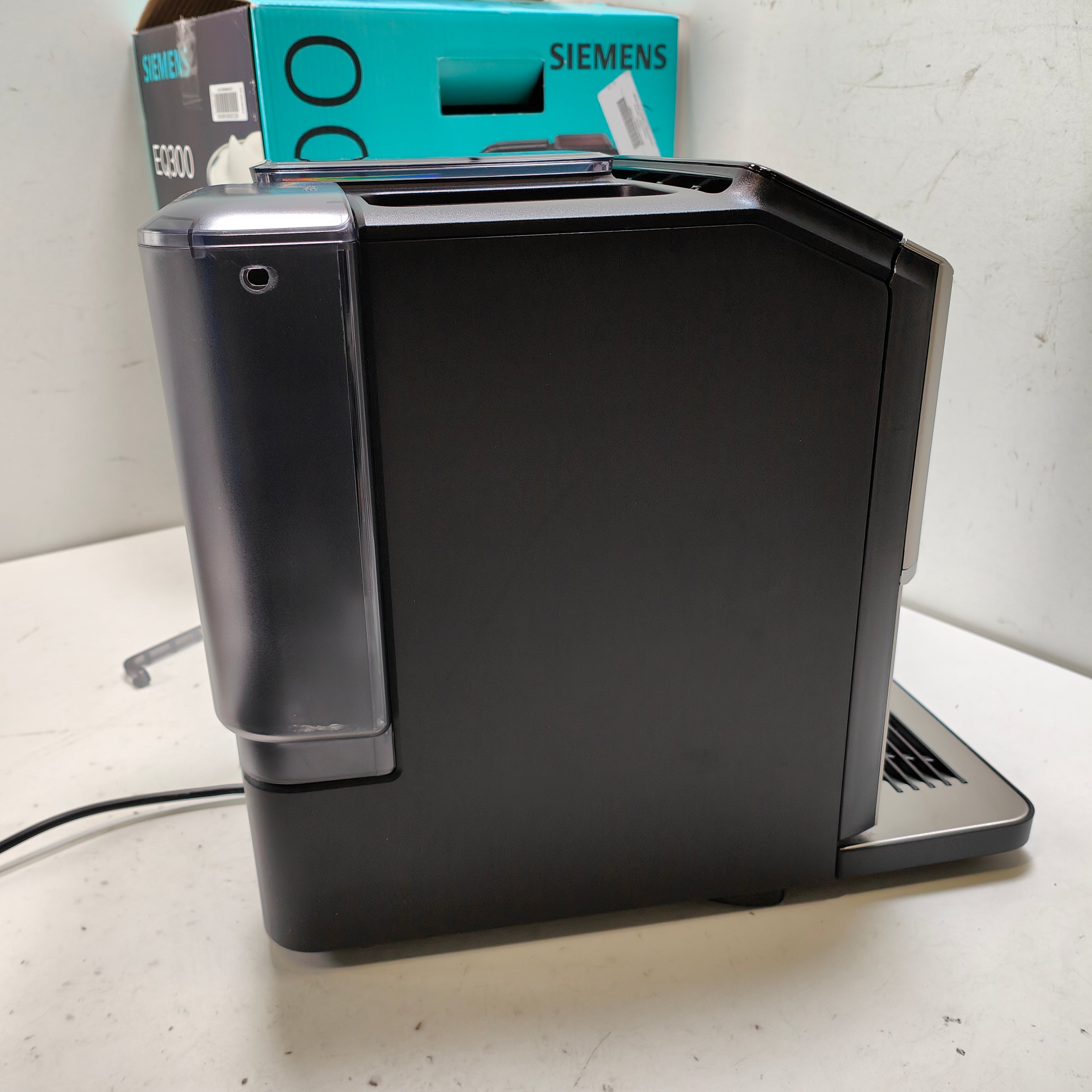 Siemens EQ300 TF303E07 Zilver Metallic