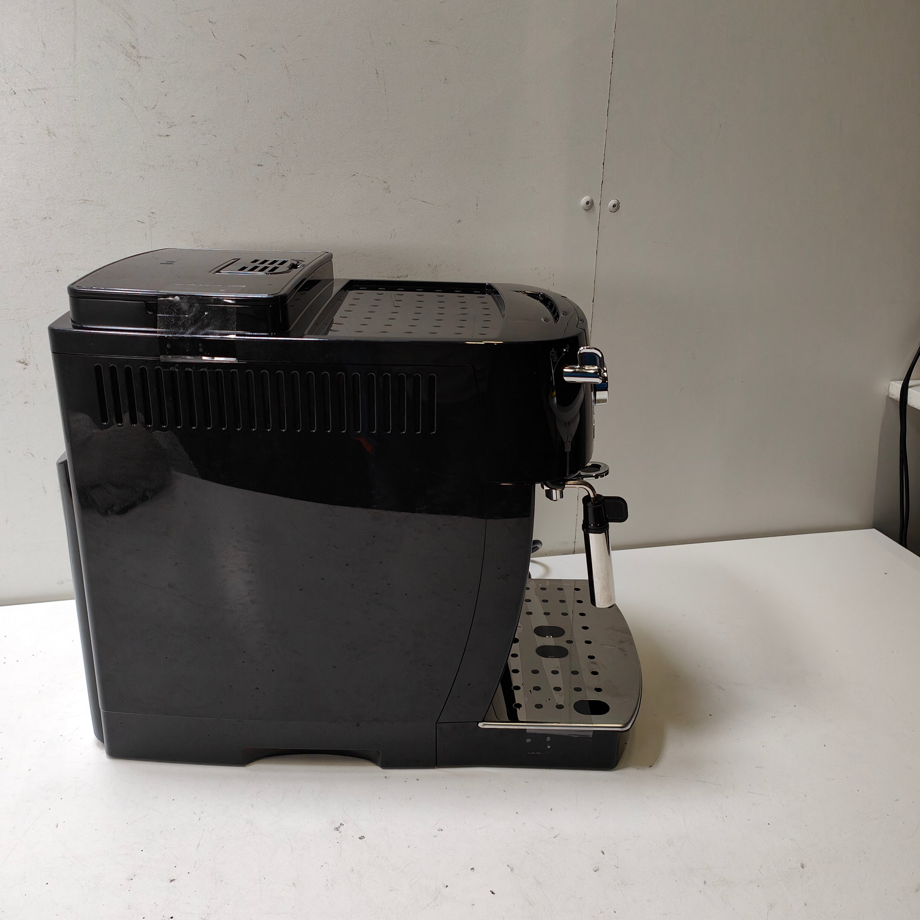DeLonghi ECAM 21.117.B Magnifica S
