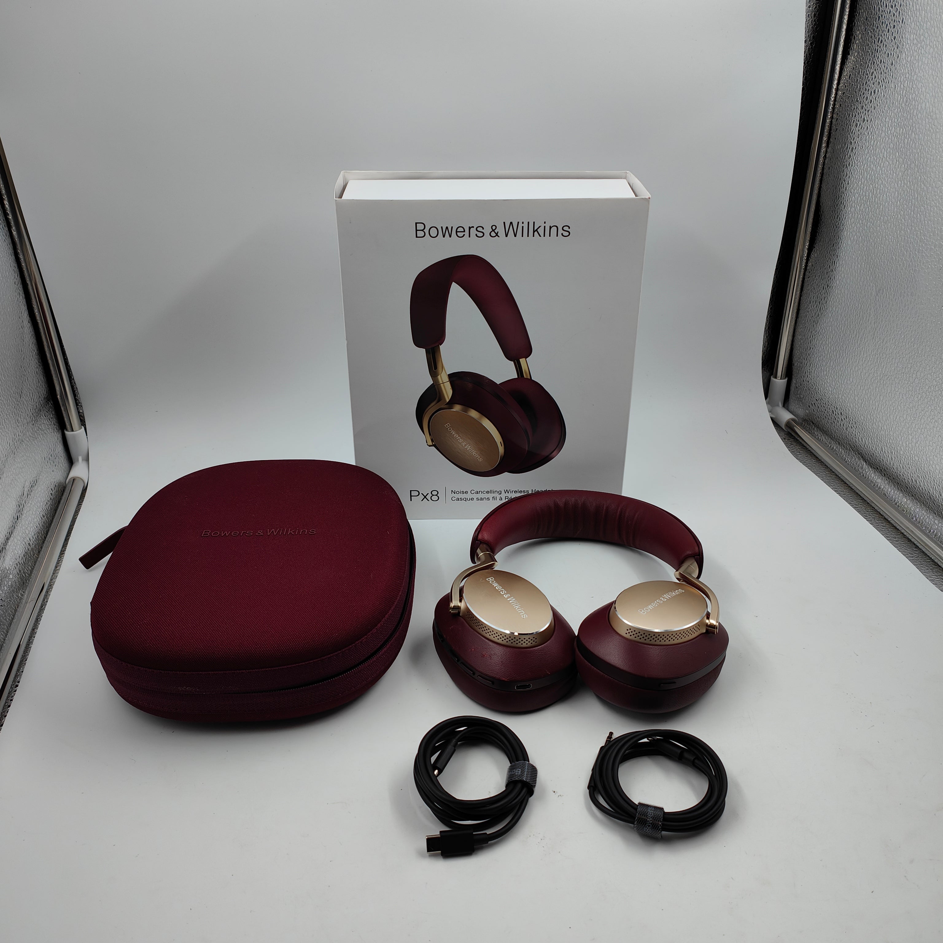 Bowers & Wilkins PX8 Rood