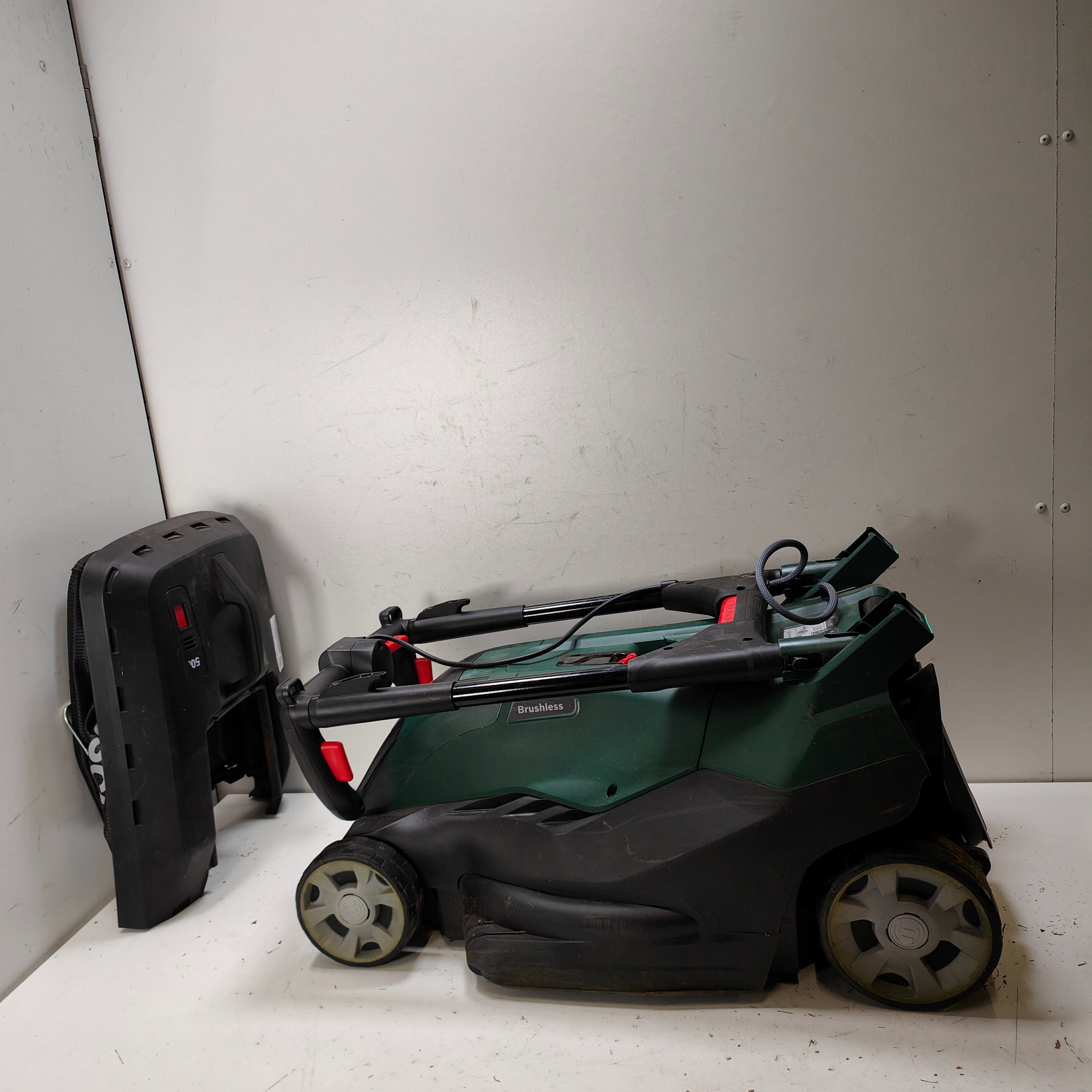 Bosch AdvancedRotak 36V-44-750 (inklusive Akku und Ladegerät)