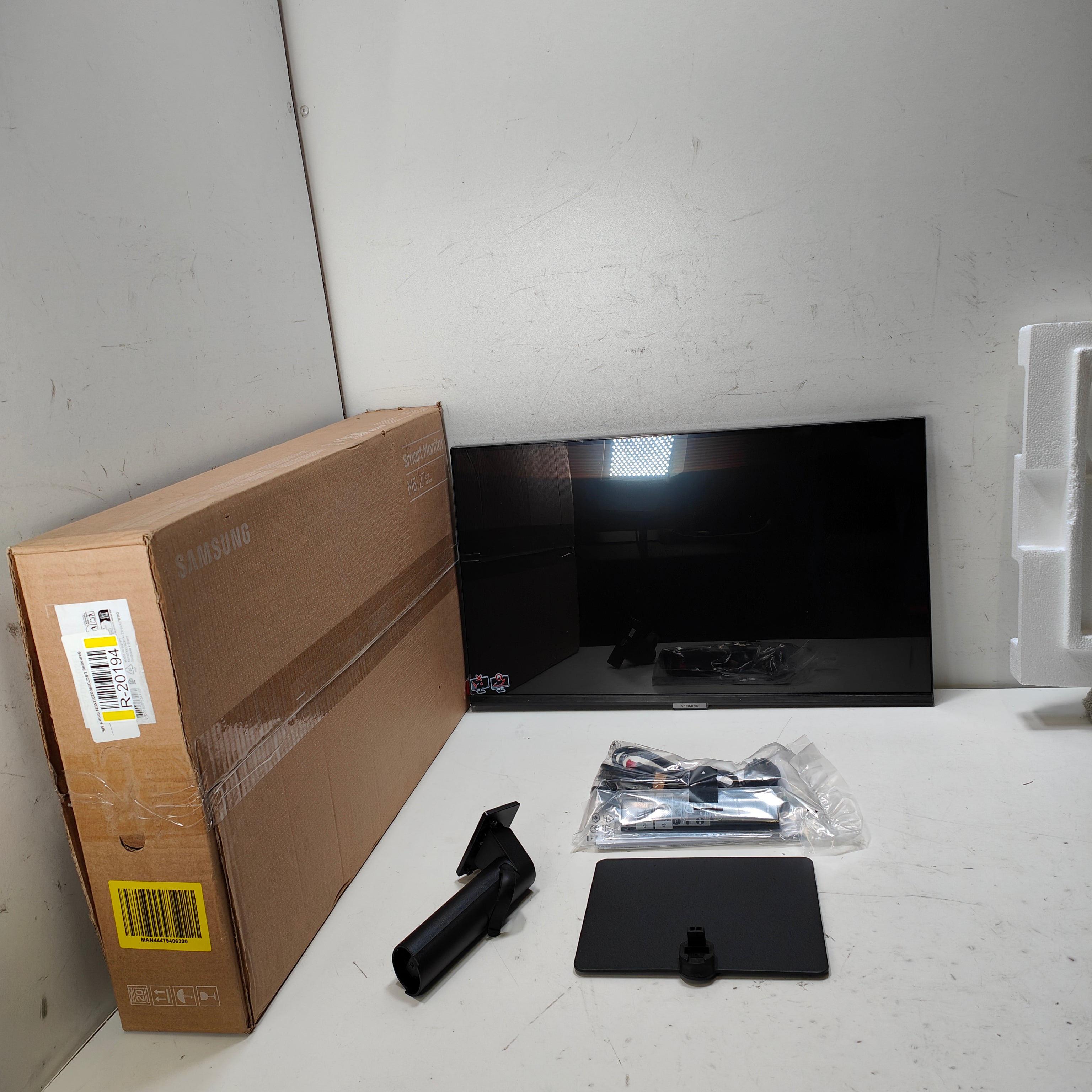 Samsung LS27DM502EUXEN Smart M5