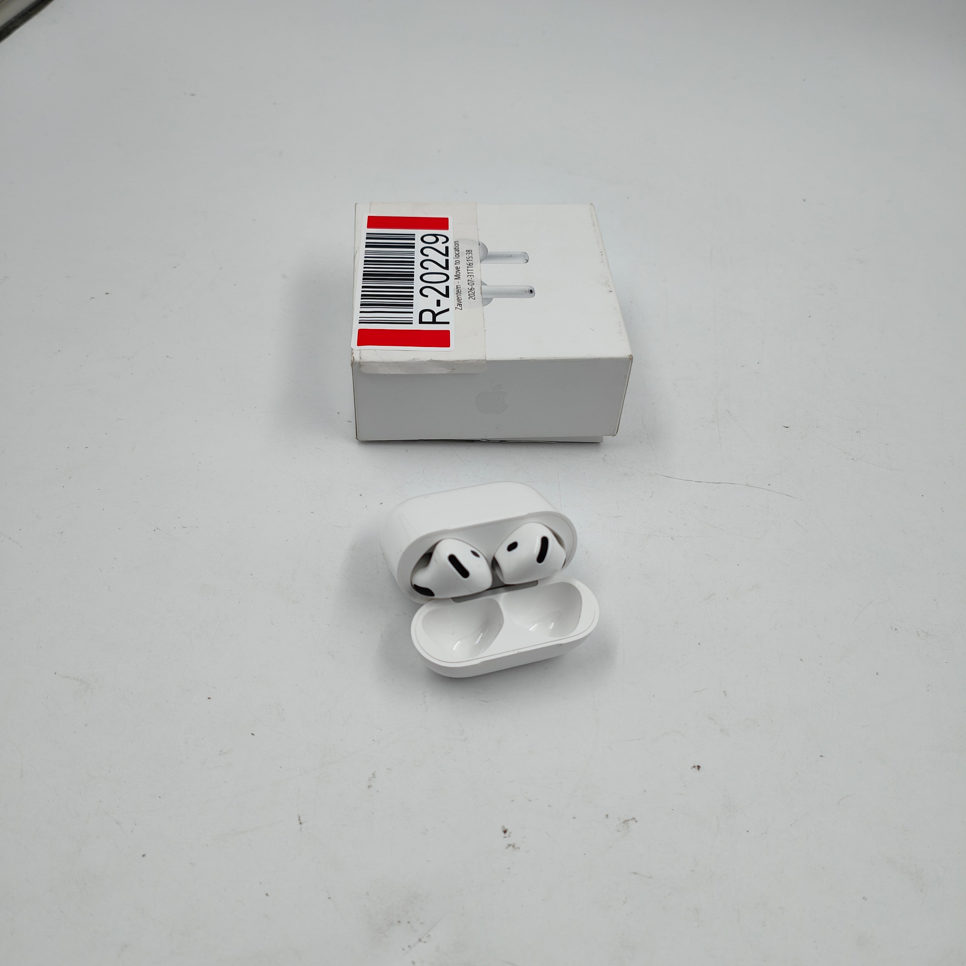 Apple AirPods 4
