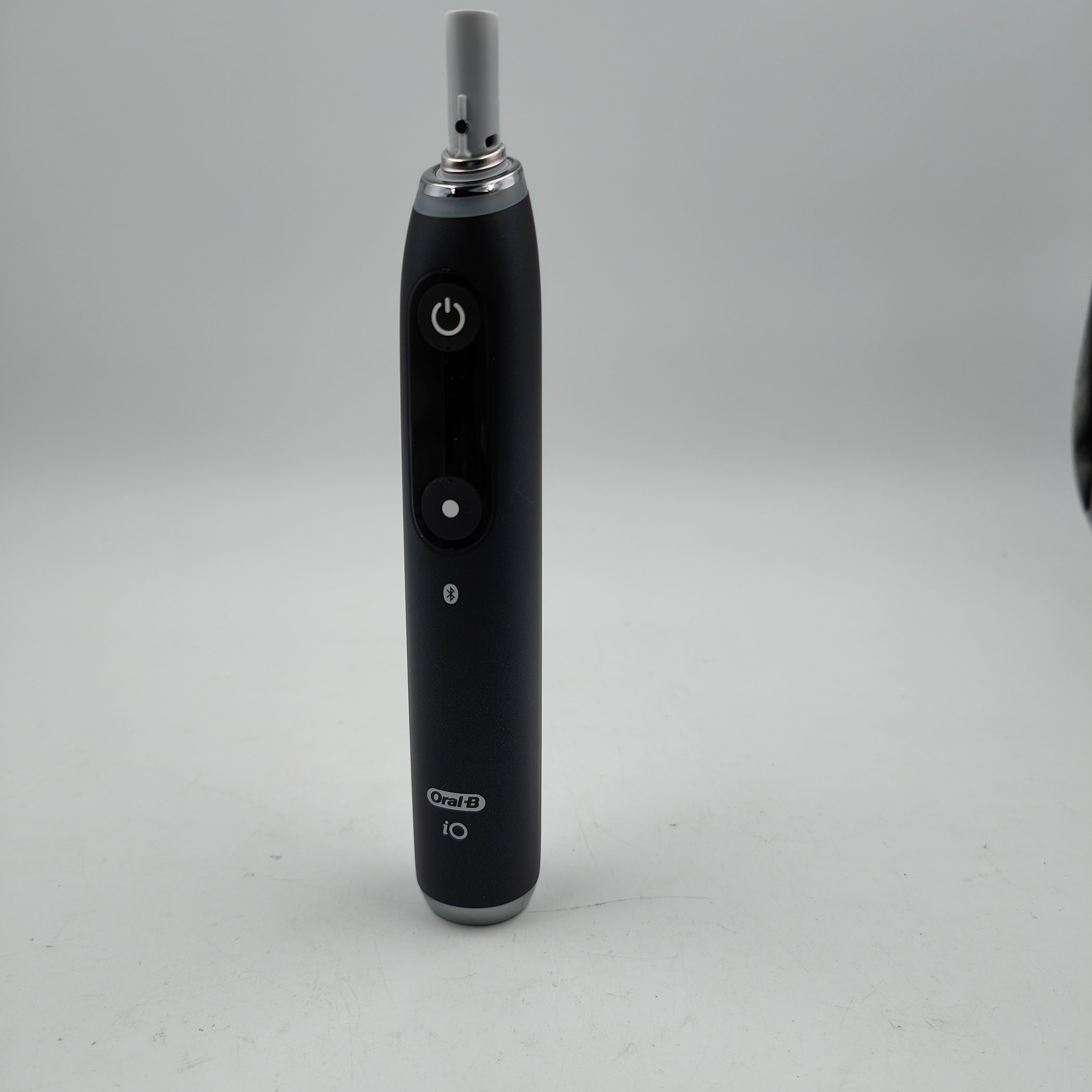 Oral-B iO Series 8n Black with extra brush head