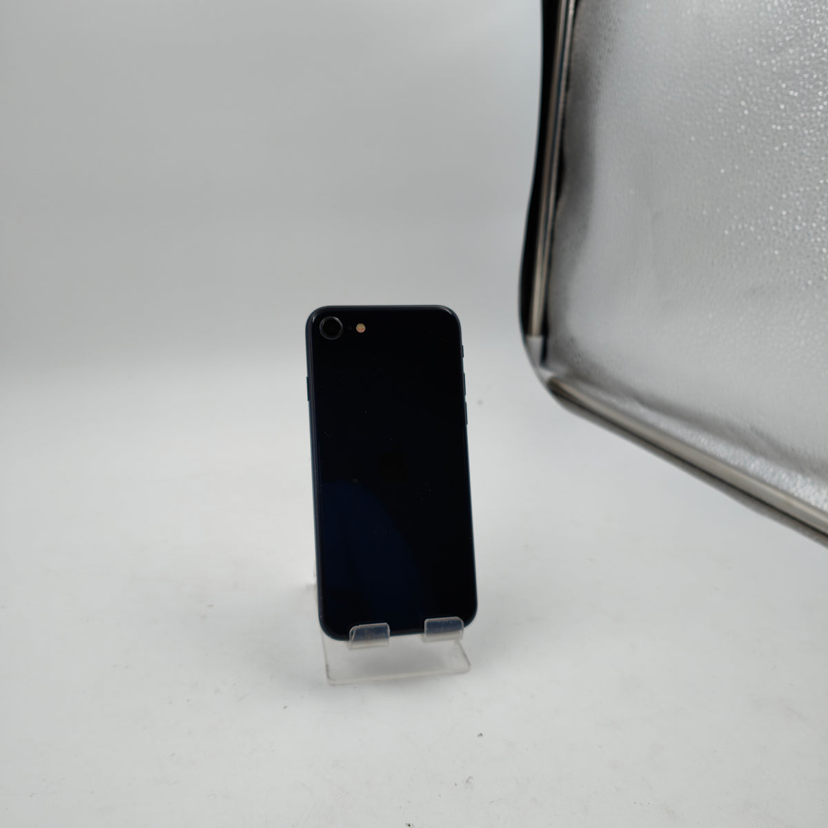 Refurbished iPhone SE (3rd gen) Midnight 64GB