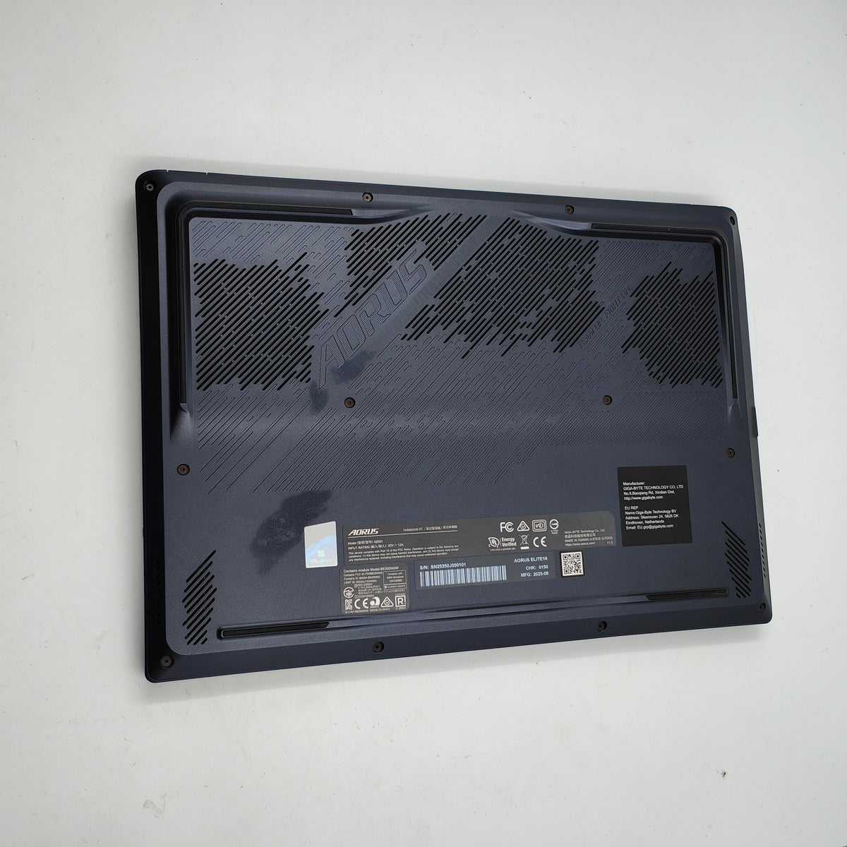 Gigabyte AORUS ELITE 16 BWHC3DEC65SP QWERTZ