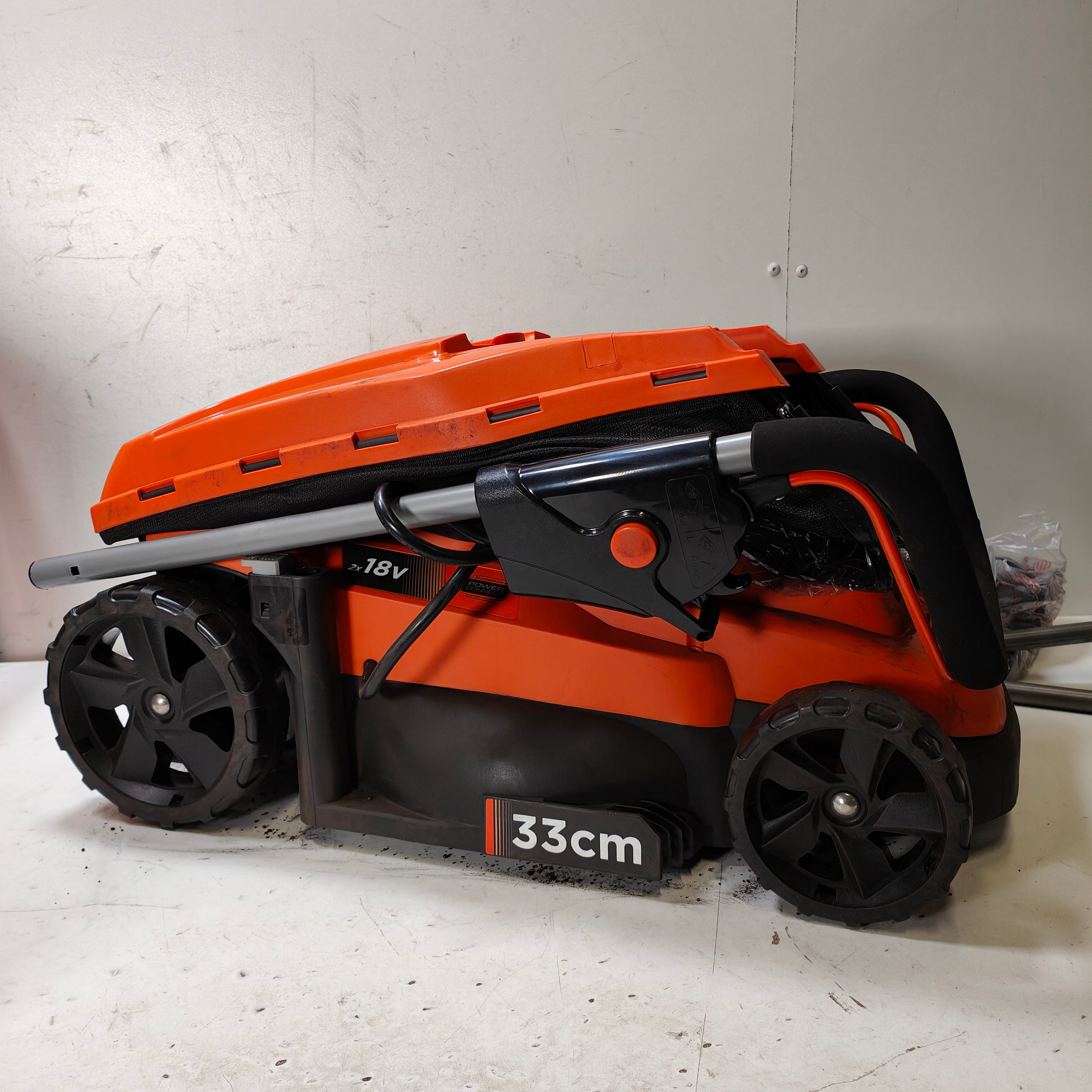 BLACK+DECKER BCMW3318L2-QW