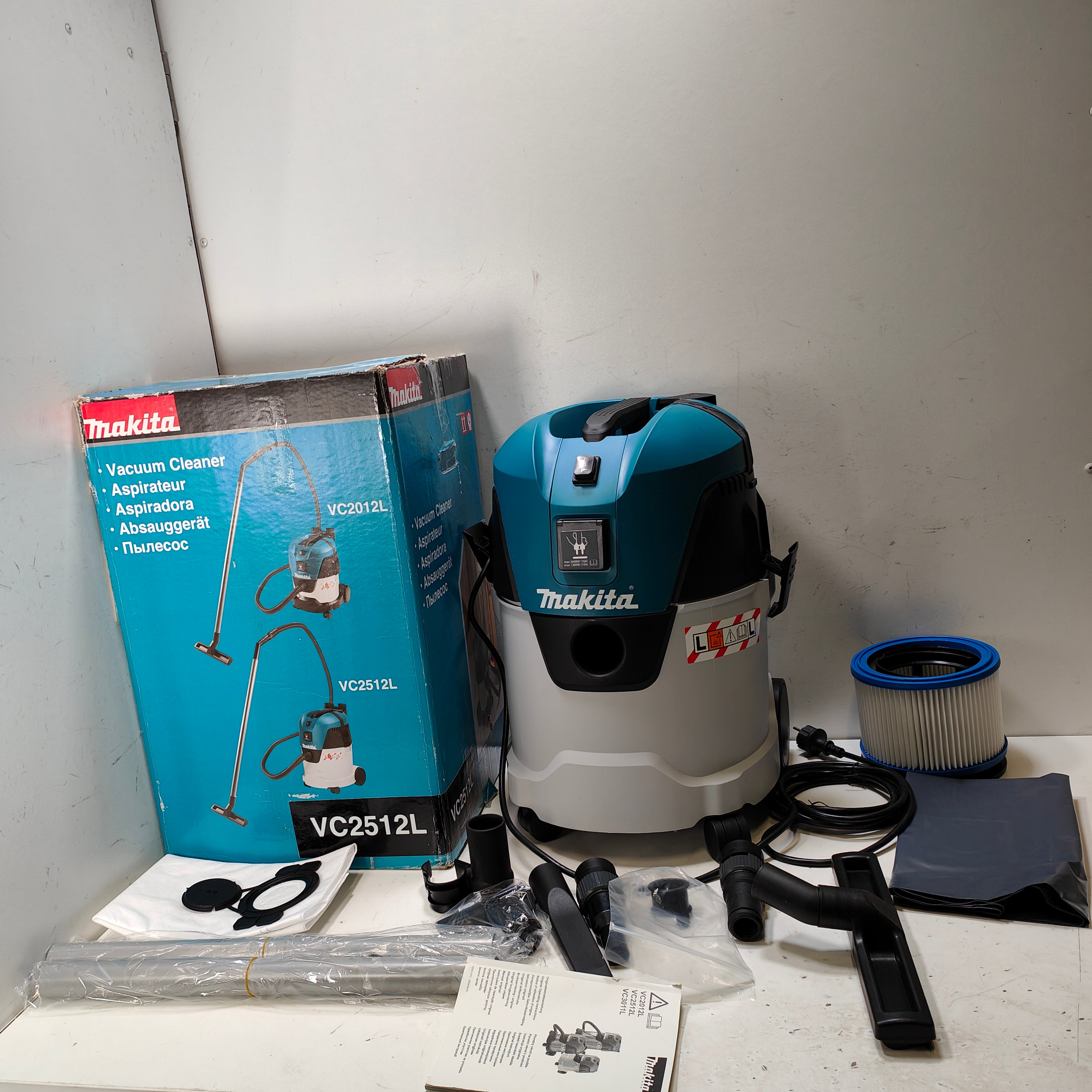 Makita VC2512L